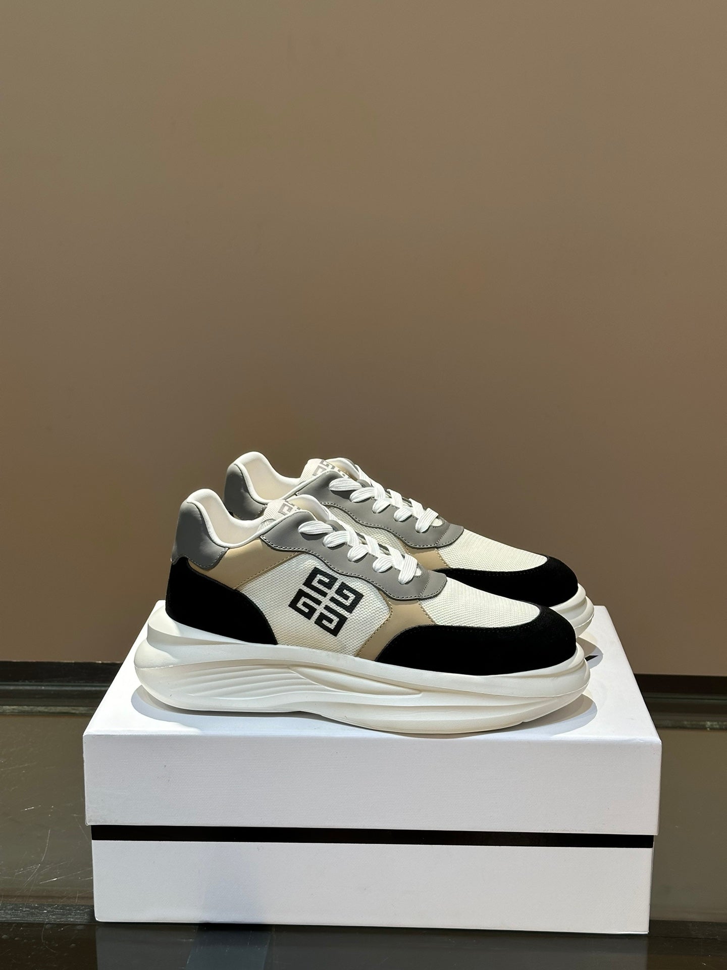 GIV 1 Men's Elevated Casual Sneakers - Stylish Calfskin & Breathable Fabric