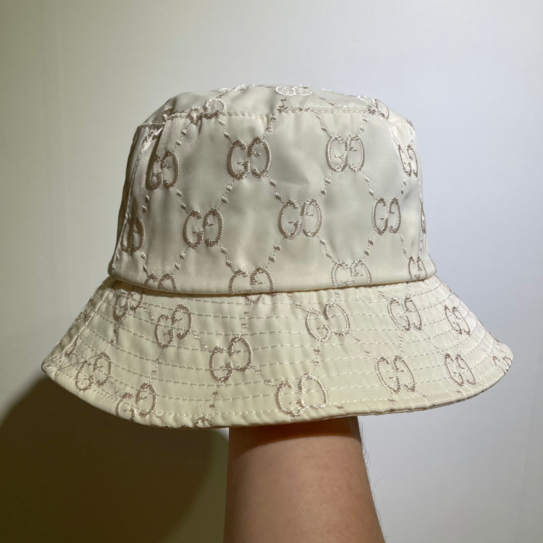 GUCCI Classic Bucket Hat - Stylish Designer Headwear