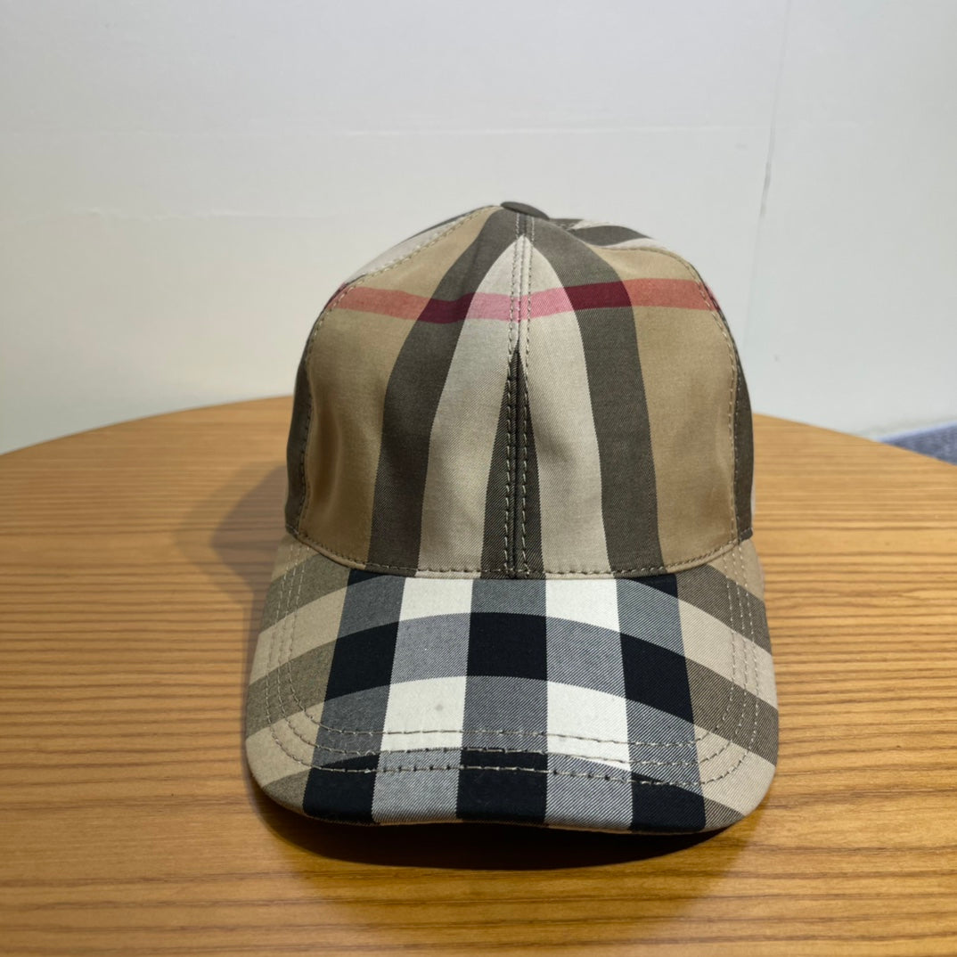 Burberry Classic Baseball Cap - Stylish & Elegant Headwear