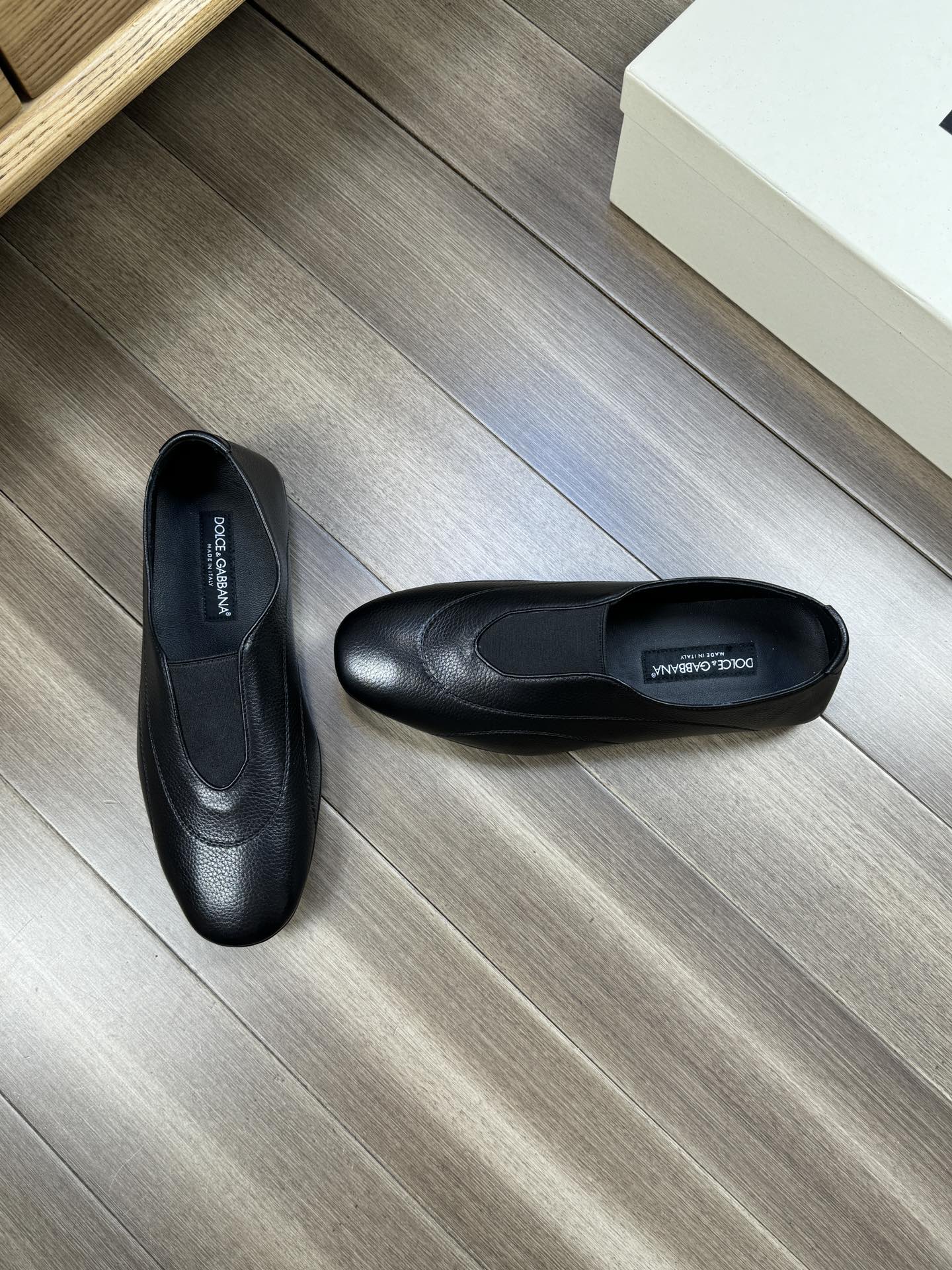 Dolce & Gabbana Textured Calfskin Sneakers - Luxury Dual-Purpose Footwear