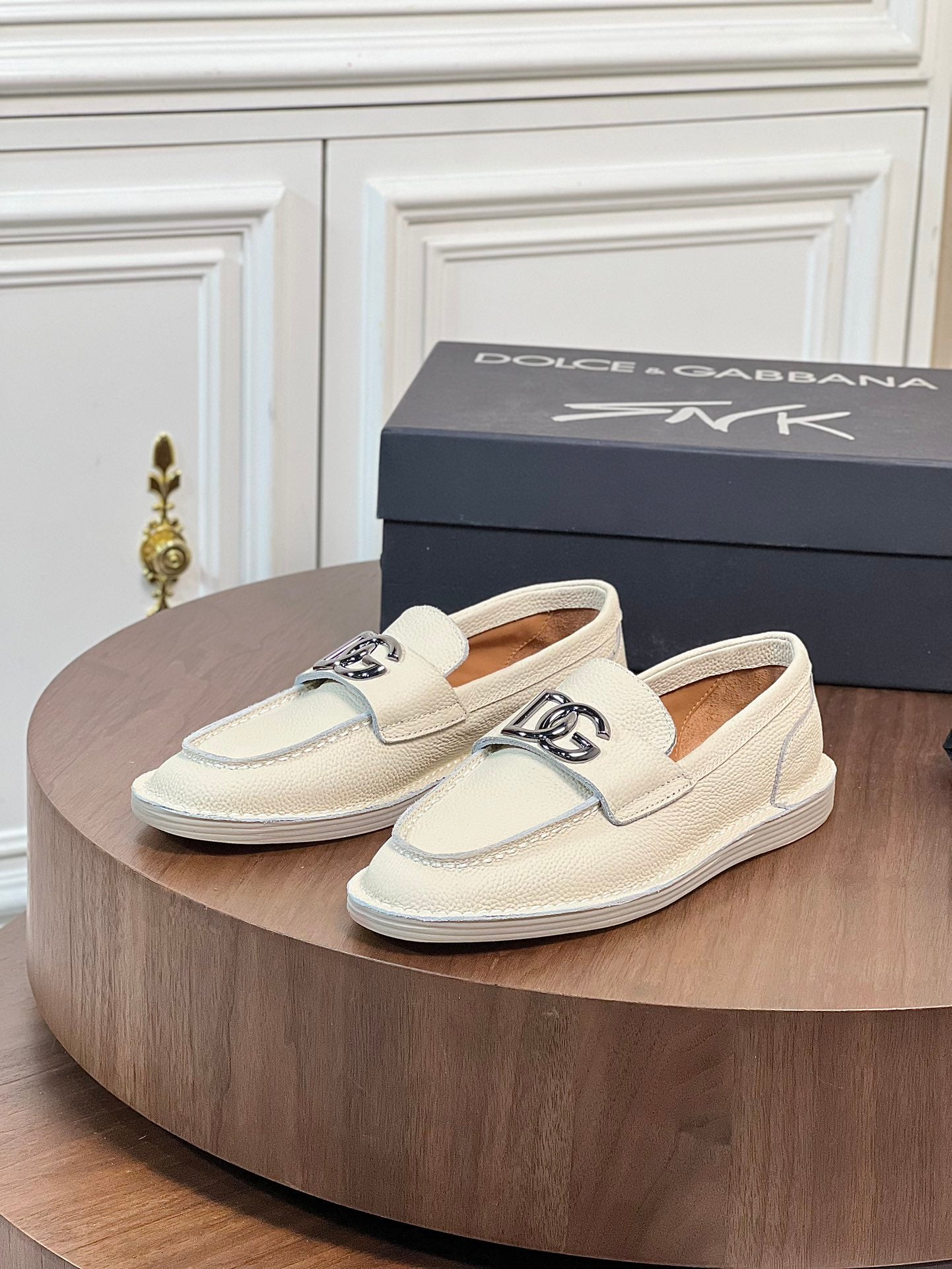 Dolce & Gabbana High-End Menâ€™s Sneakers - Premium Calfskin, Comfortable Fit