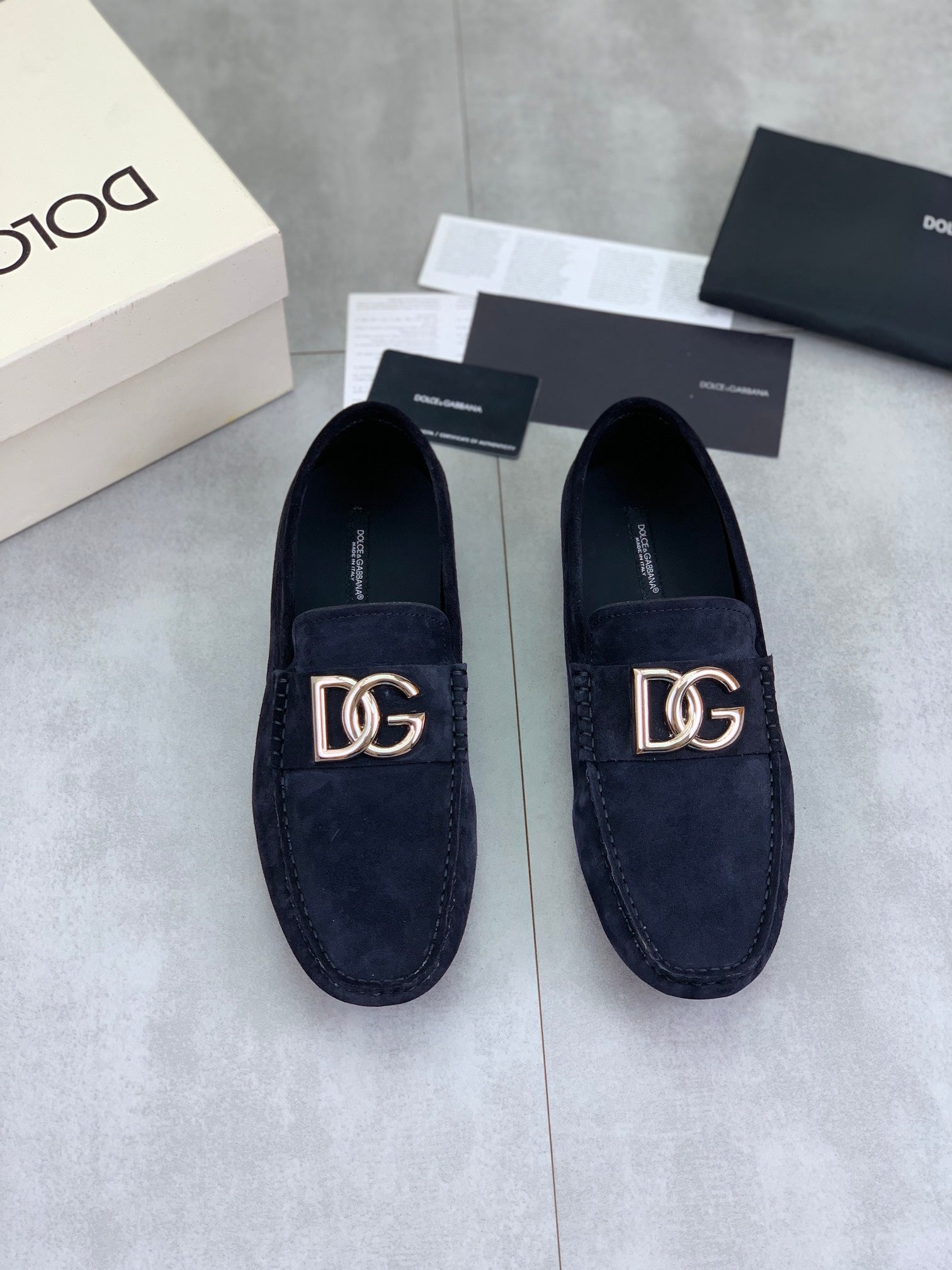 Luxury Dolce & Gabbana DG Pea Shoes â€“ High-Quality Calfskin Design