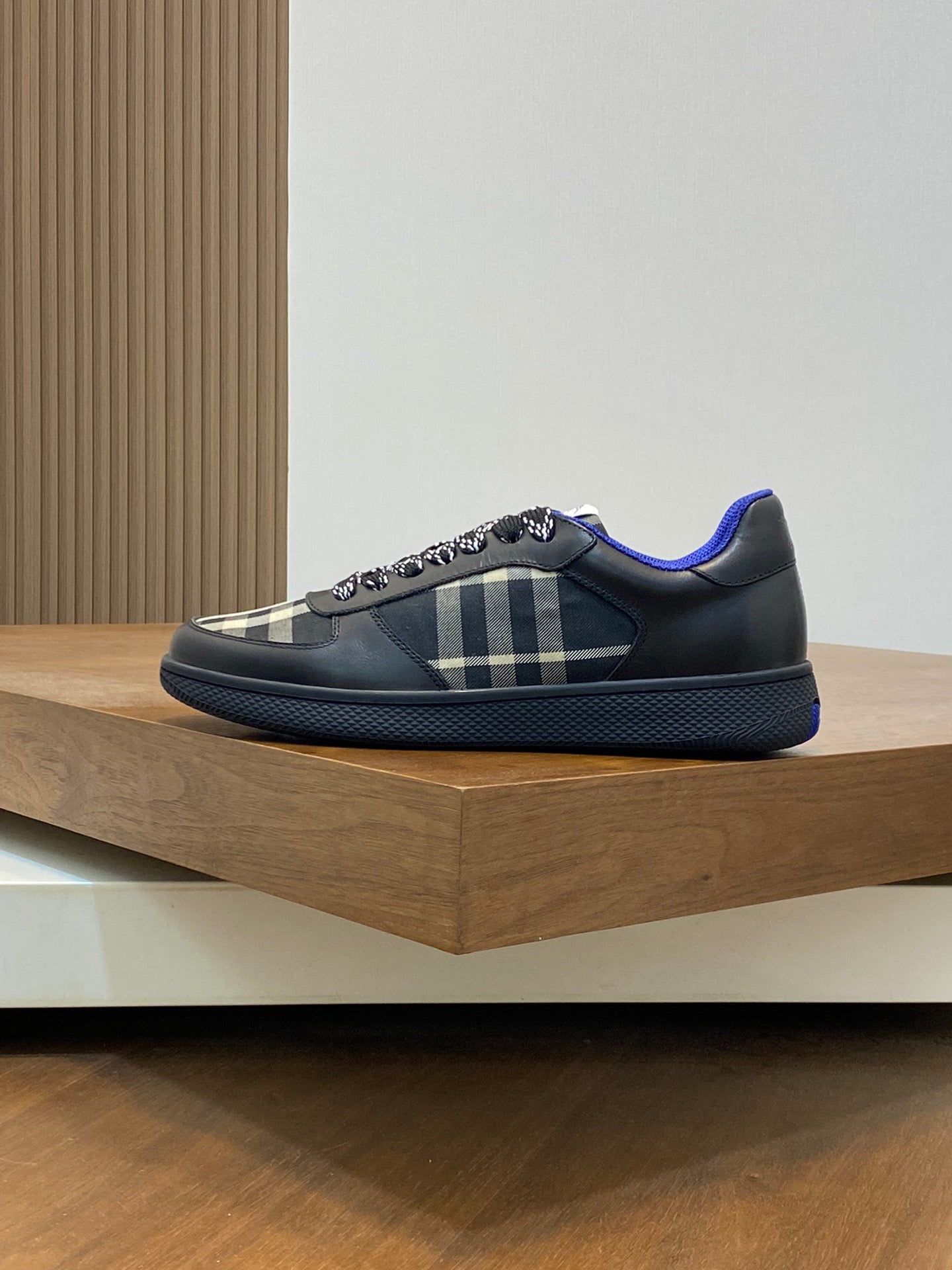 Genuine Burberry Luxury Men's Shoes - Customizable Sizes 38-45