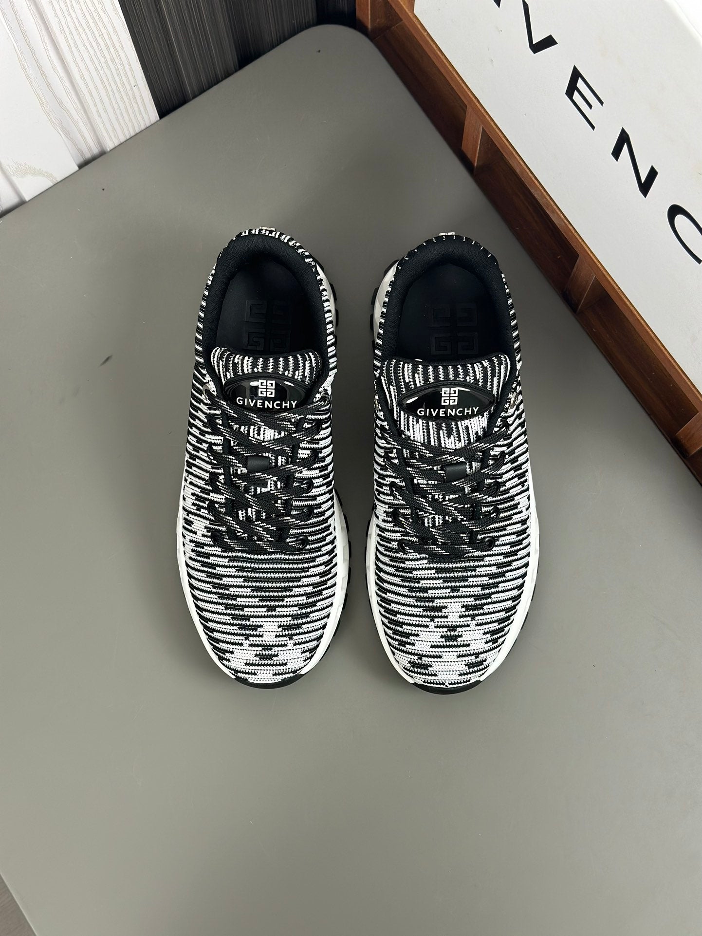 Givenchy High-End Nappa Calfskin Sneakers