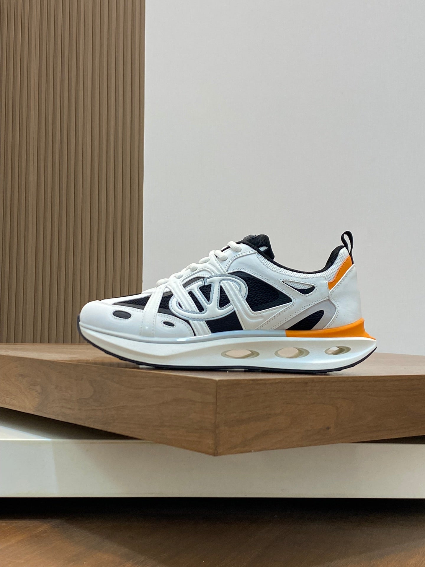 Valentino VLogo Easyjog Sneakers - 2024 Autumn Collection