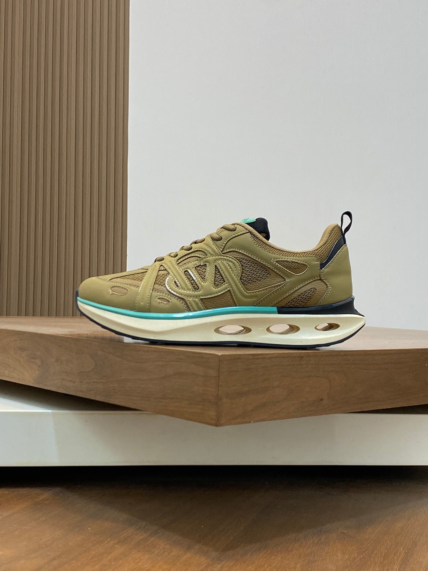 Valentino 2024 VLogo Easyjog Sneakers - Stylish and Comfortable