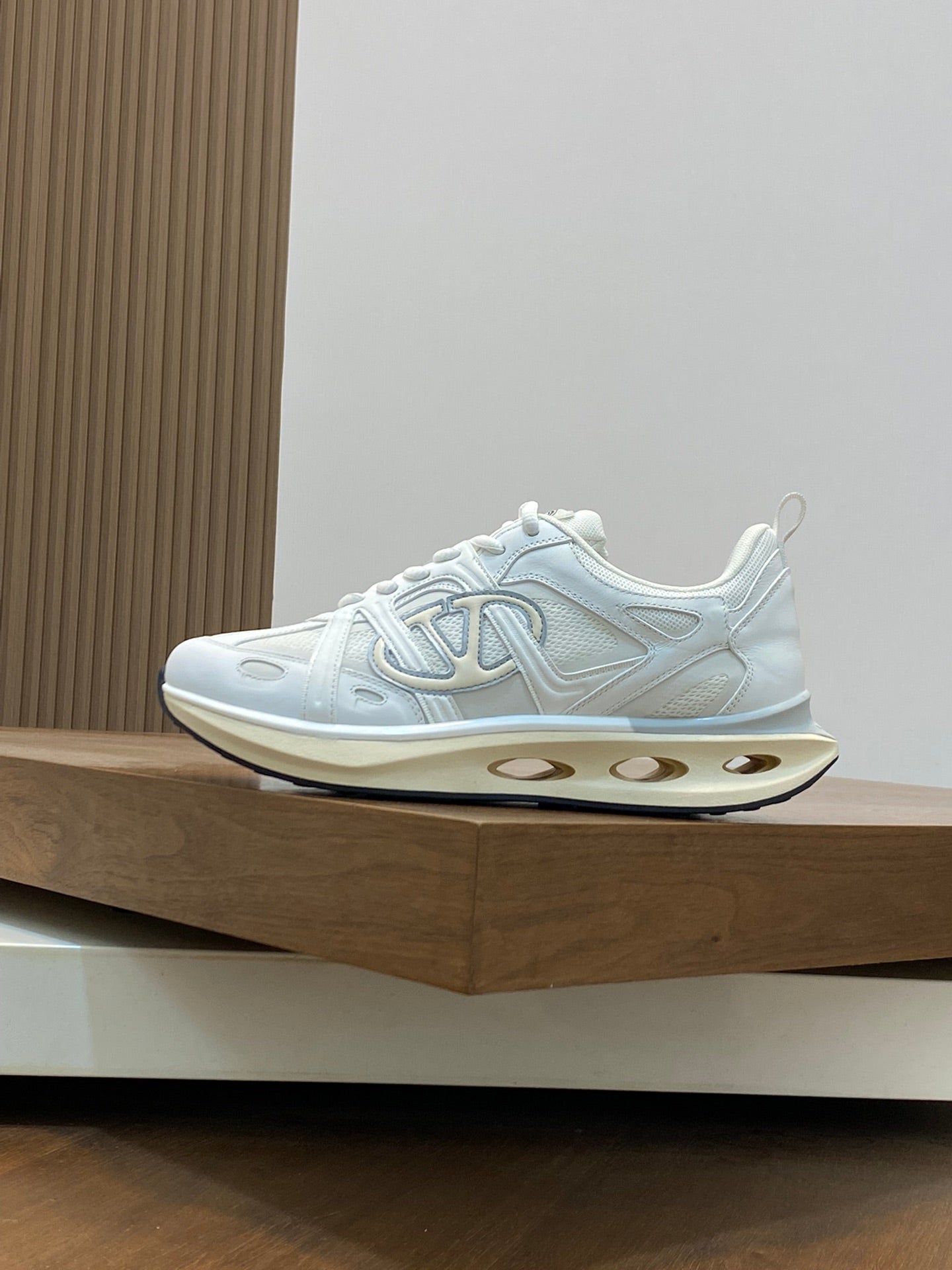 Valentino 2024 VLogo Easyjog Sneakers - Trendy & Breathable