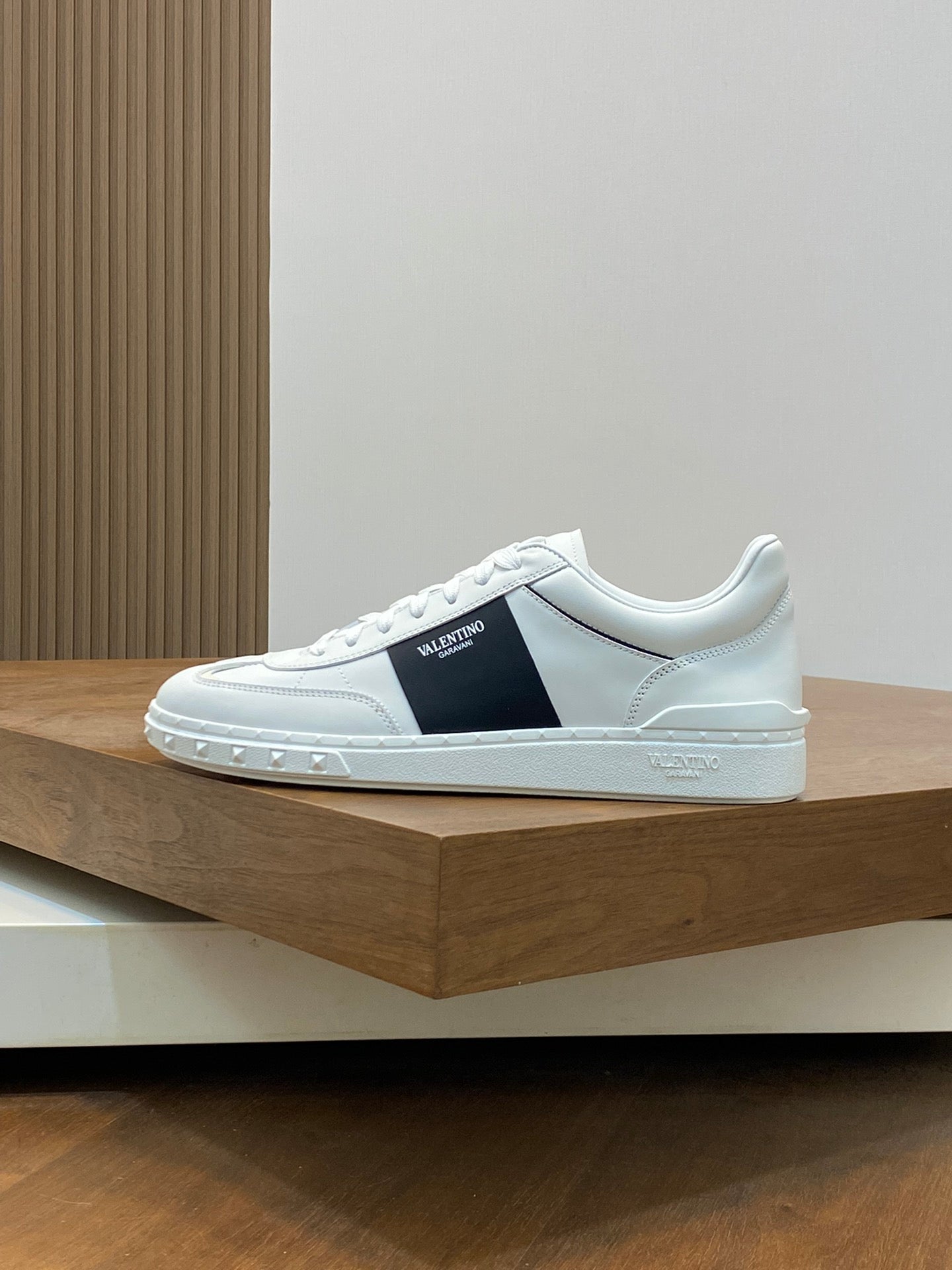 Valentino Casual Sneakers for Couples - Stylish Calfskin & Suede