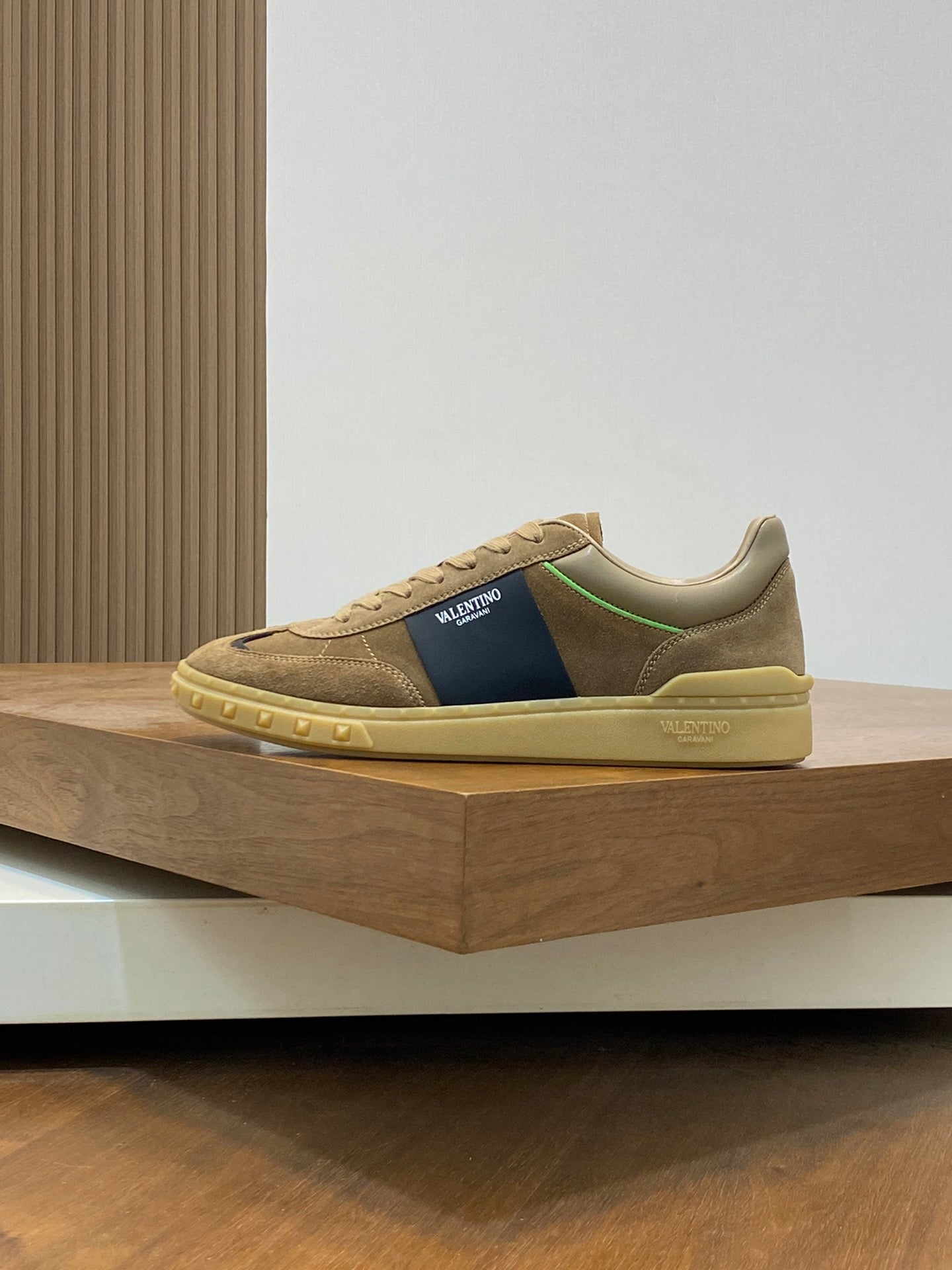 VALENTIN* Valentino Casual Sneakers for Couples - Stylish & Comfortable