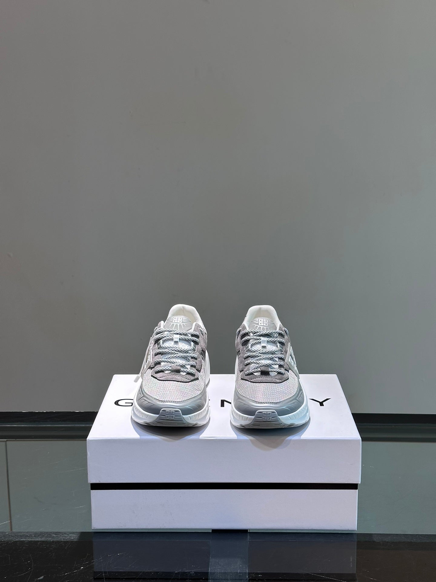 GIV 1 Men's Elevated Casual Sneakers - Stylish Thick-Soled Design