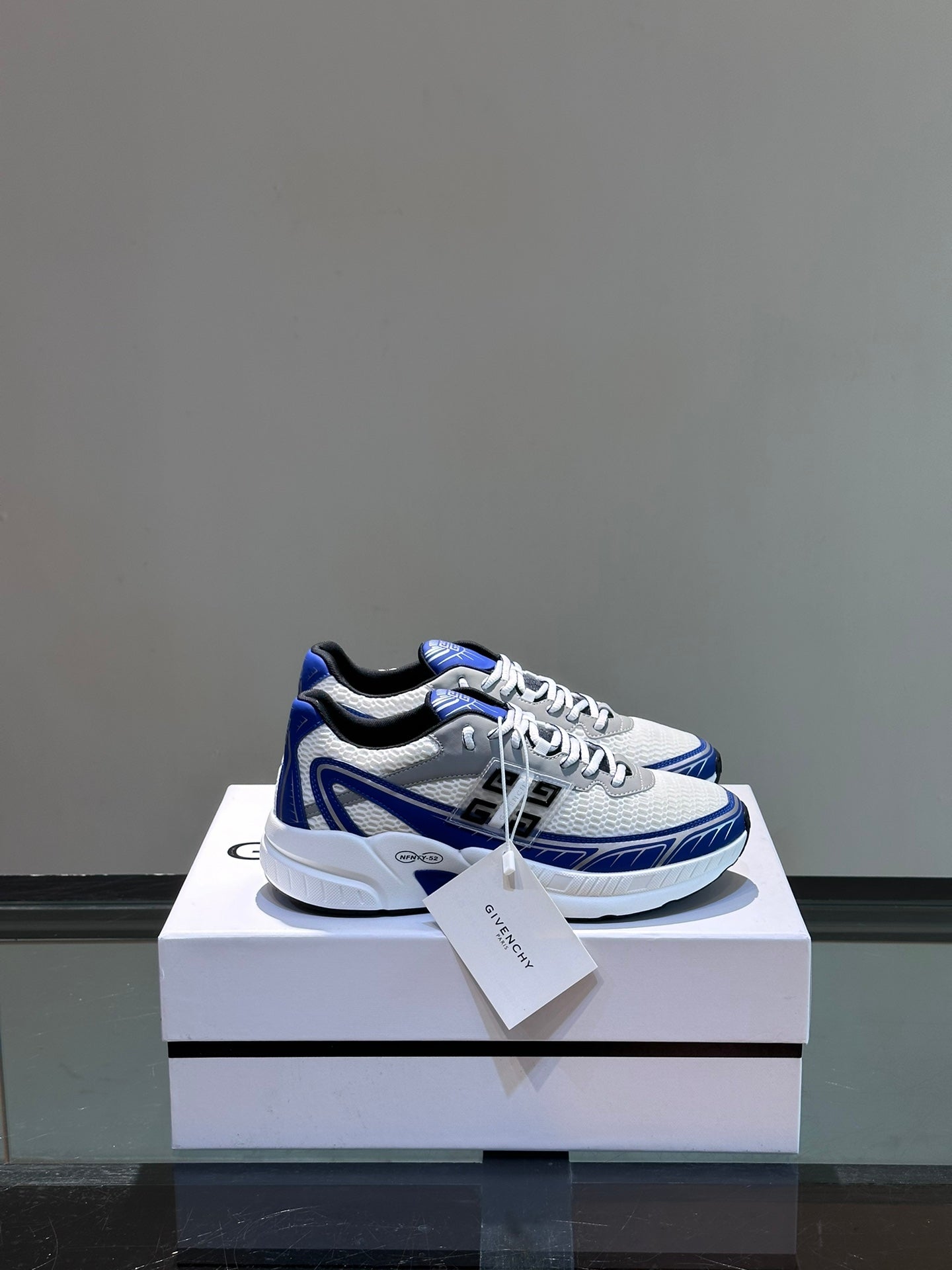 GIV 1 Men's Stylish Thick-Soled Casual Sneakers