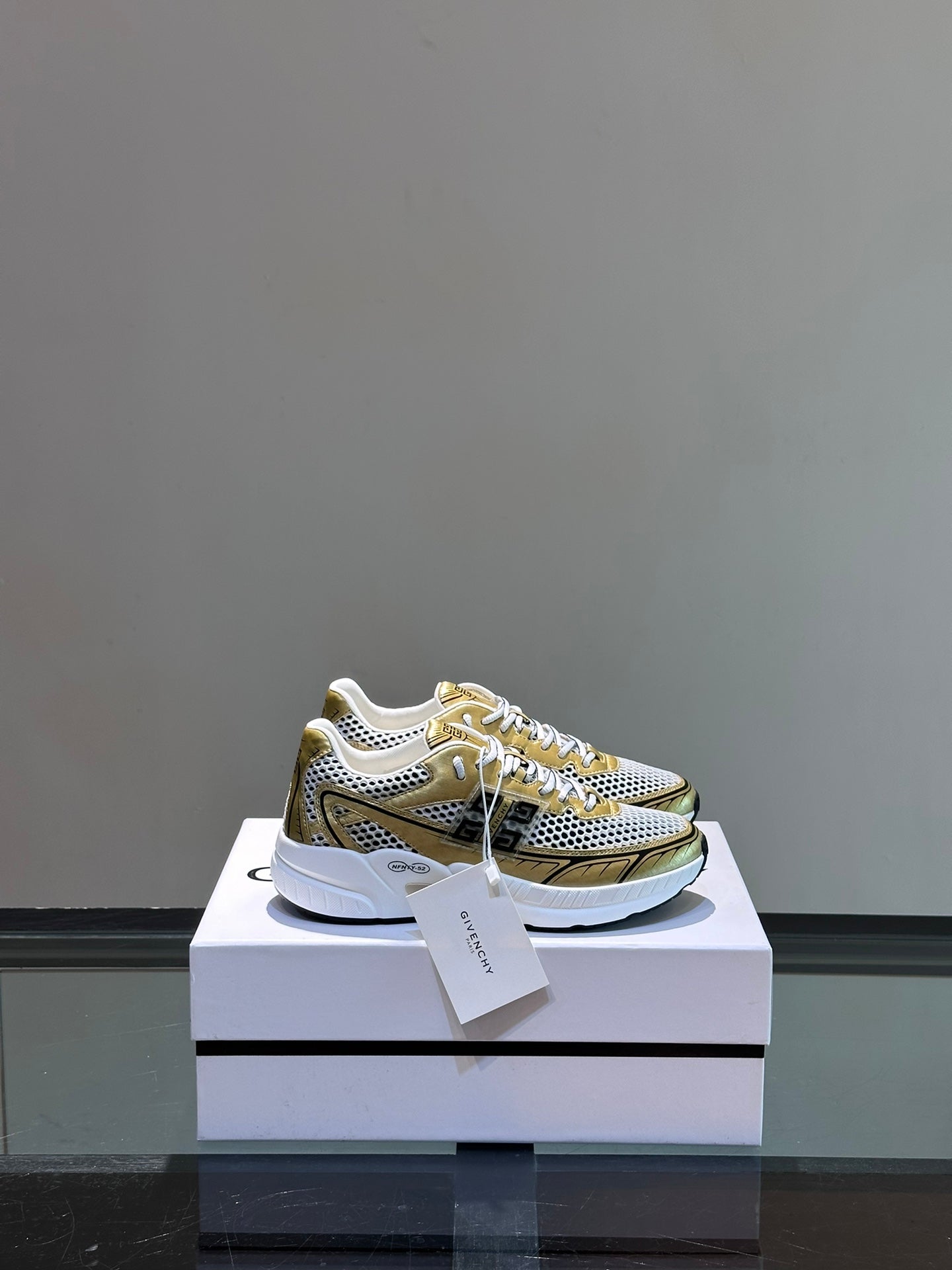 GIV 1 Men's Thick-Soled Casual Sneakers - Stylish Boost in Comfort