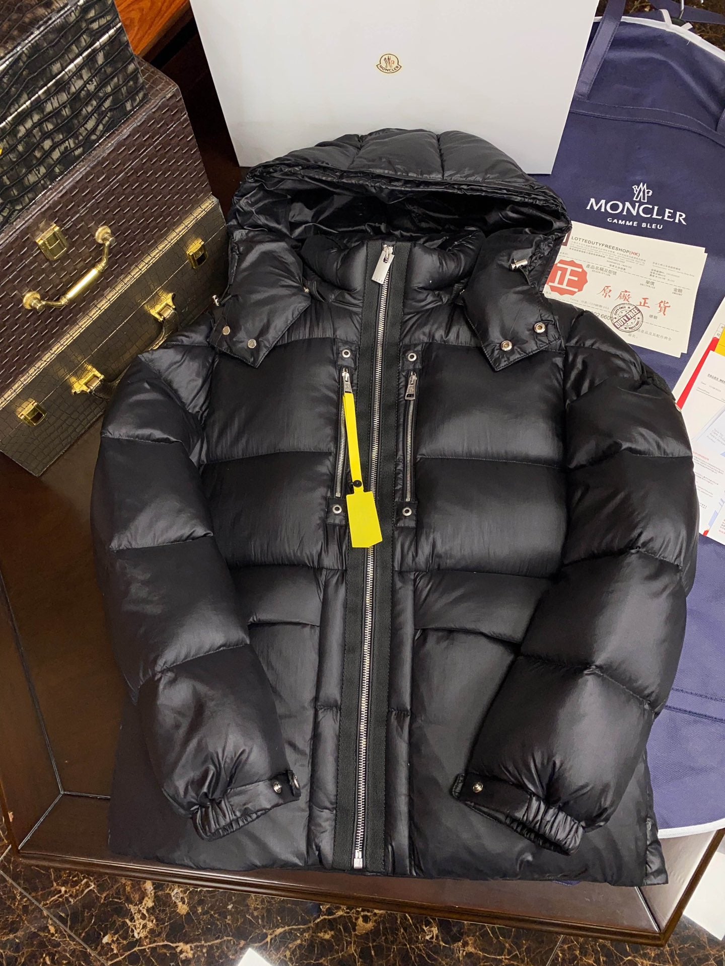Premium Down Jacket - High-Street Style for Ultimate Warmth
