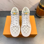 Gucci Men's Luxe Leather Loafers with Velvet Lining