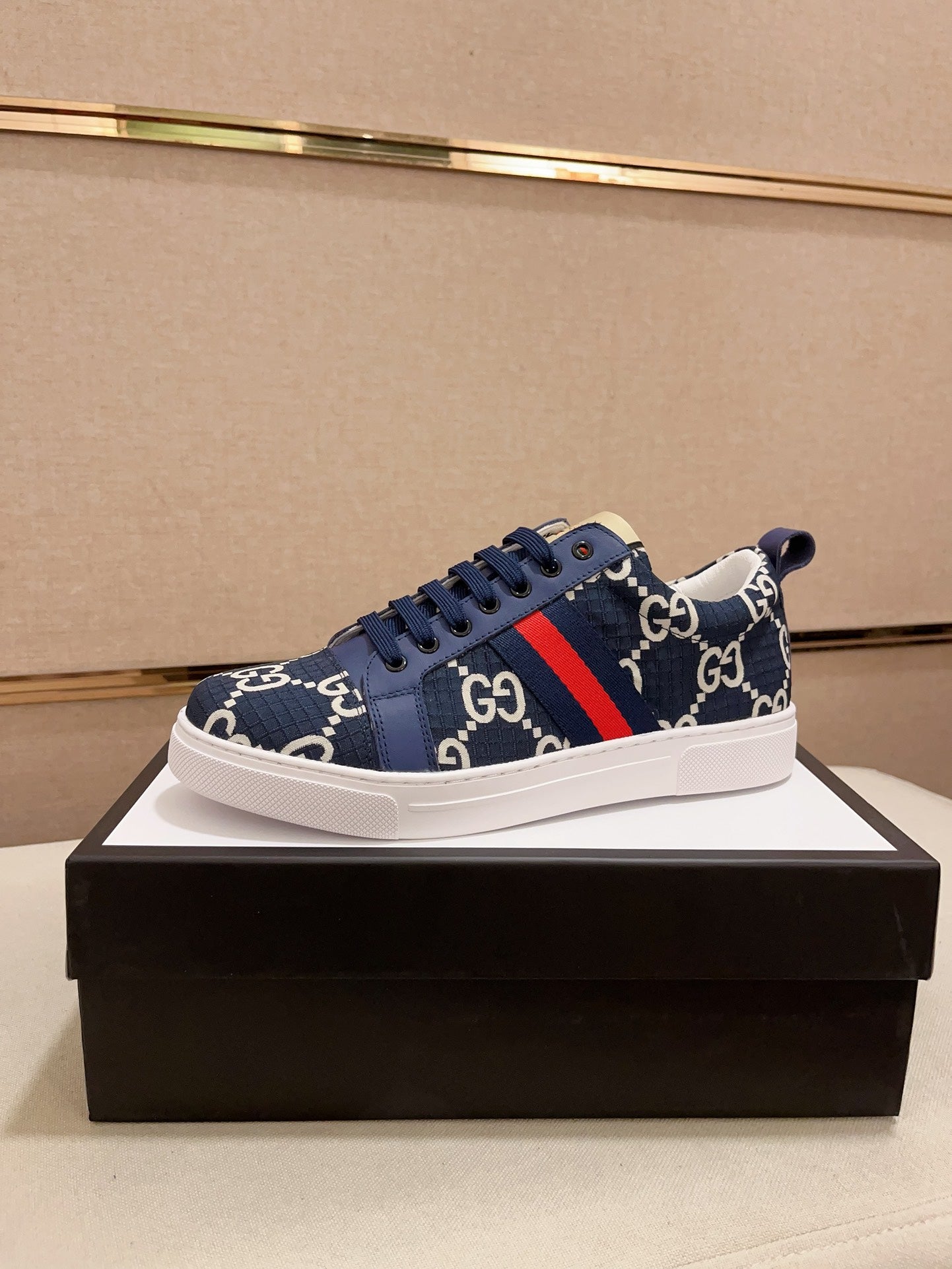 Gucci Men's Premium Casual Shoes â€“ Comfortable & Stylish