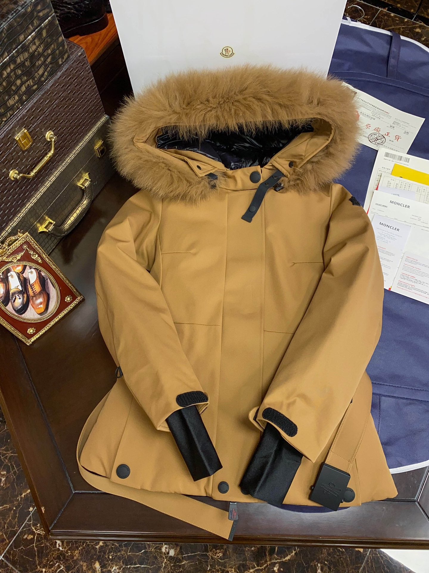 ** Moncler Laplance Women's High-End Down Ski Jacket

**