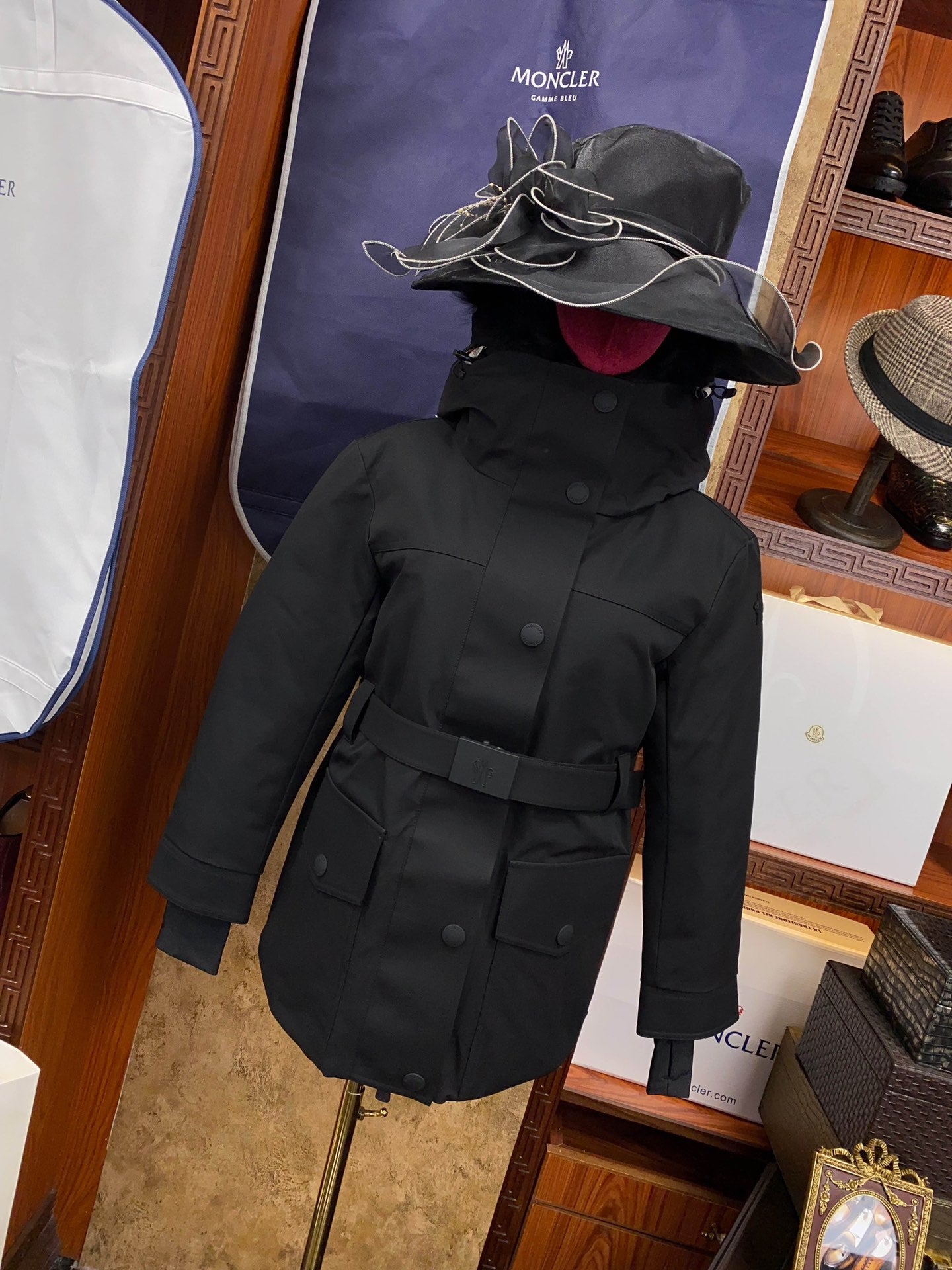 Premium Moncler Women's Down Ski Wear with Detachable Fox Fur Collar