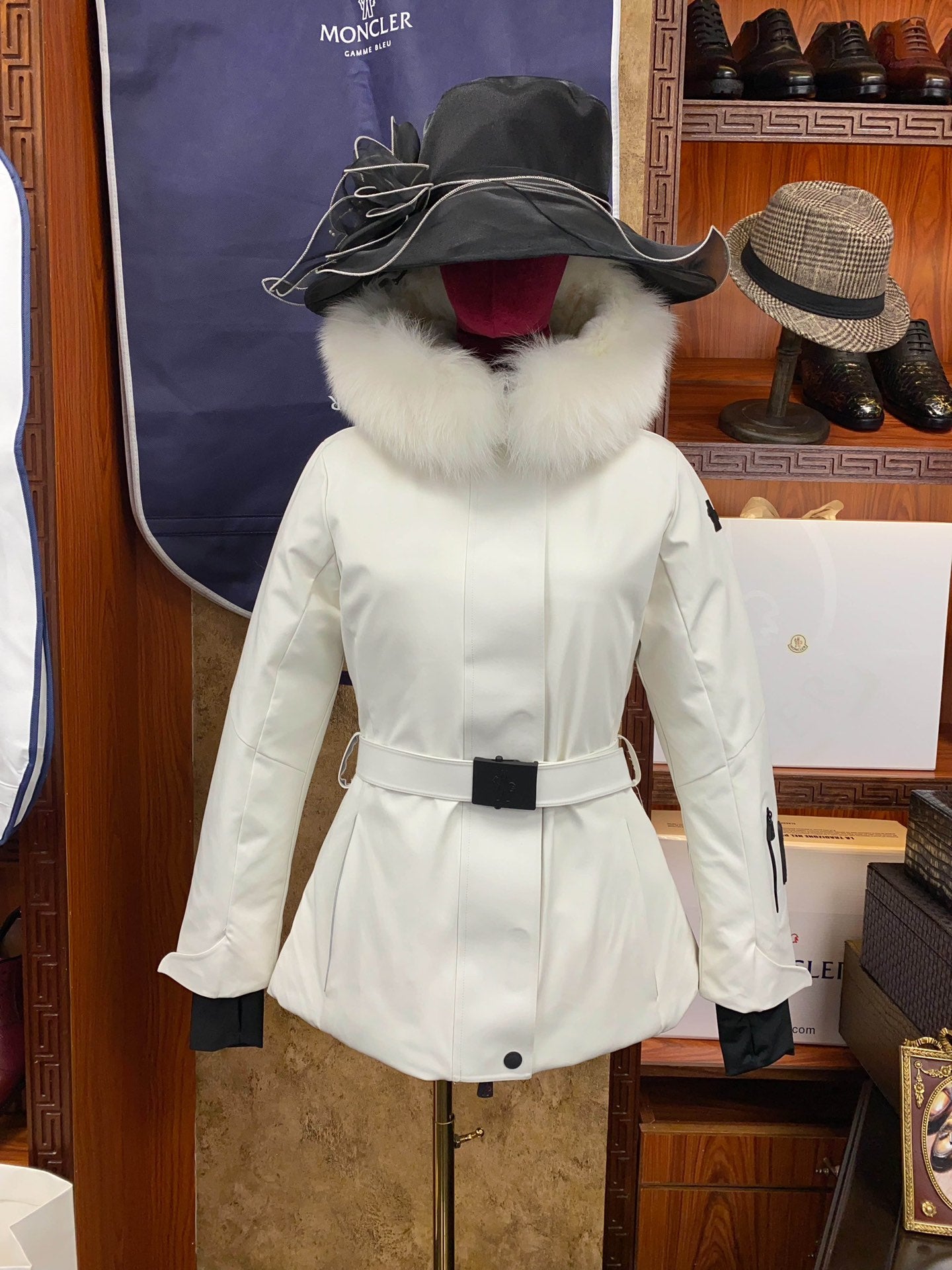 ** Women's Moncler Grenble Laplance Down Ski Jacket â€“ High-End Alpine Protection

**