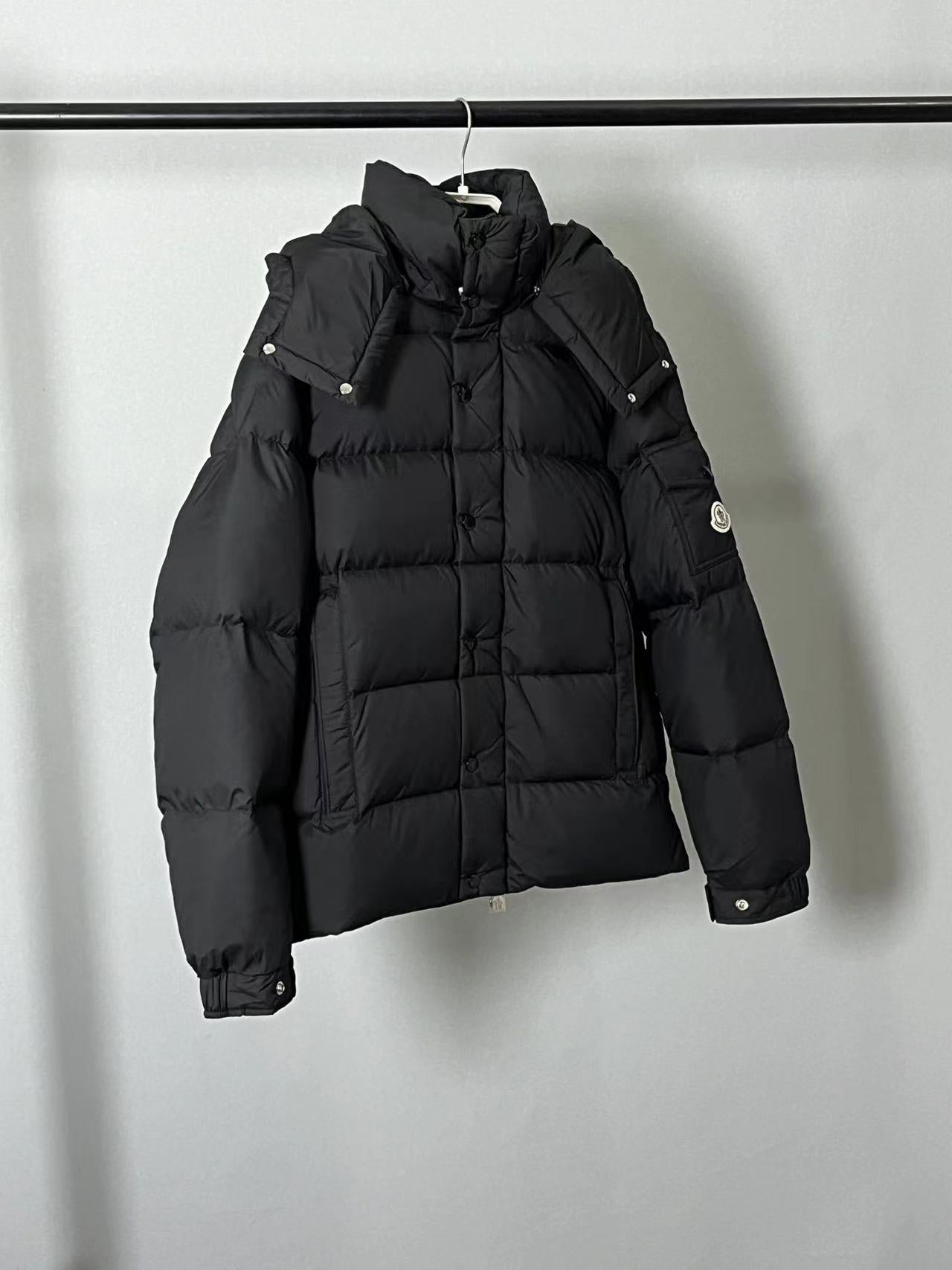 Moncler Vezere Matte Maya â€“ Luxury Outerwear for Every Occasion