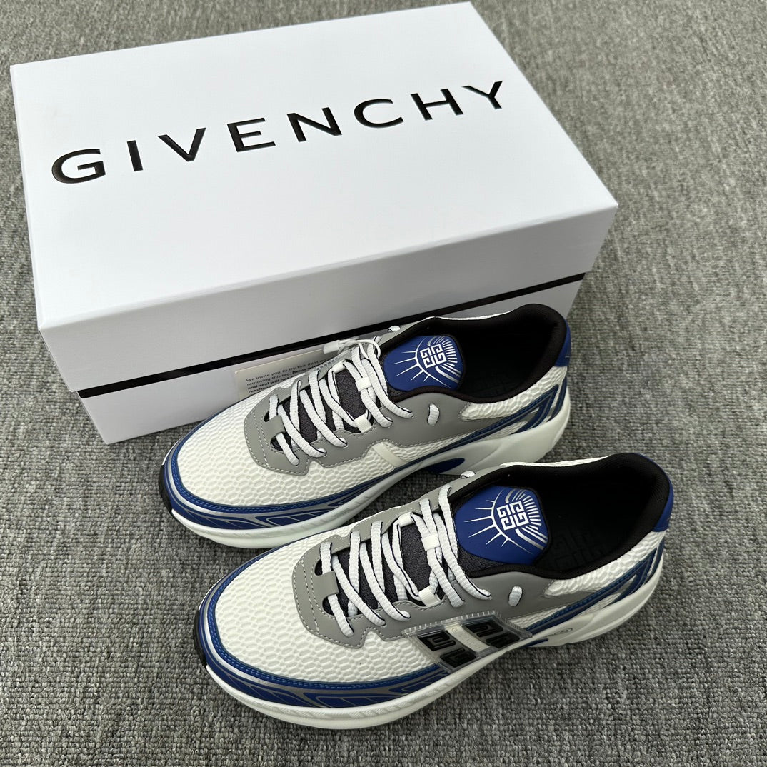Givenchy NFNTY-52 Low-Top Sneakers with 4G Logo