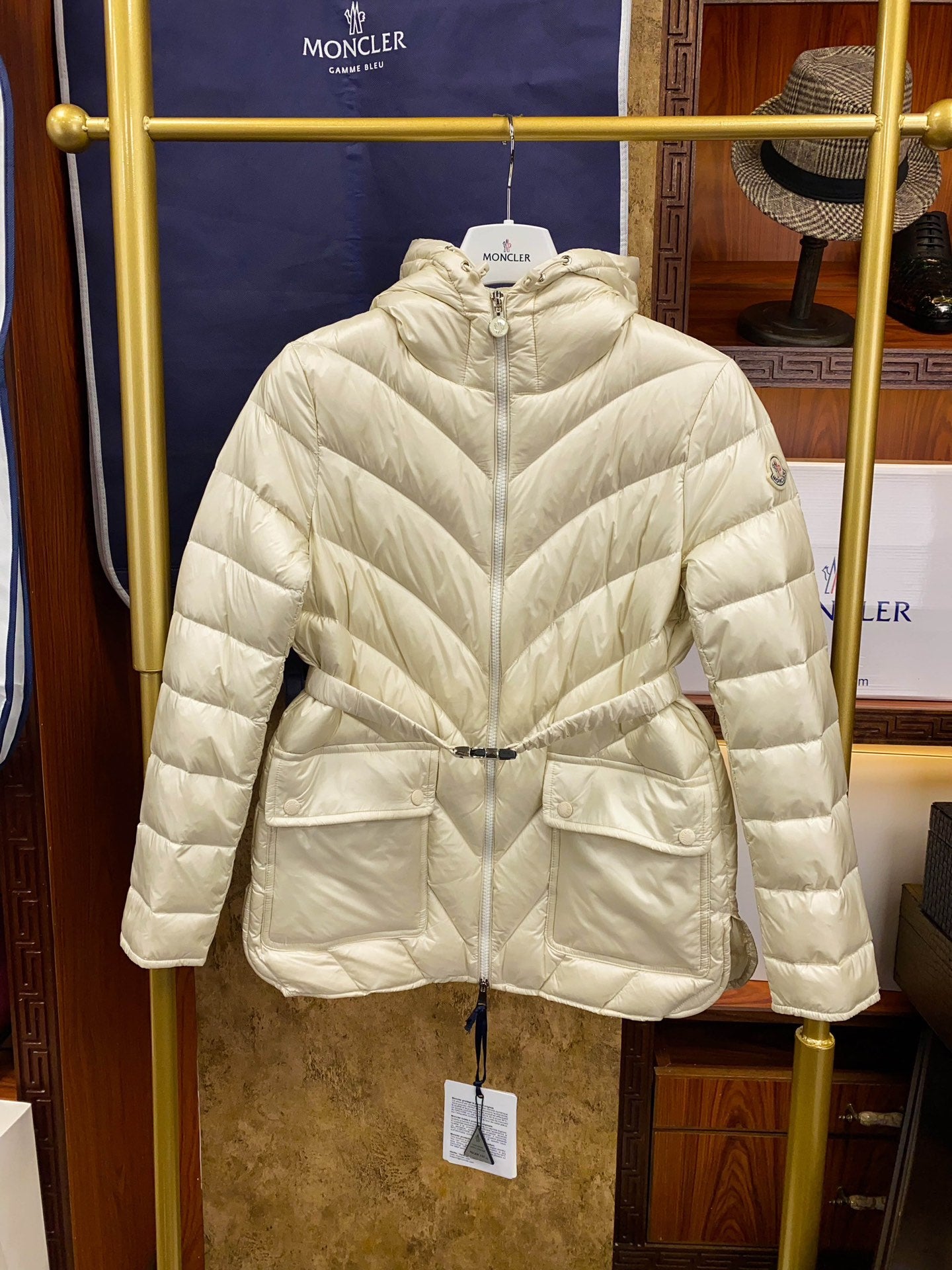 Moncler Argenno Women's Hooded Down Jacket â€“ Lightweight & Stylish