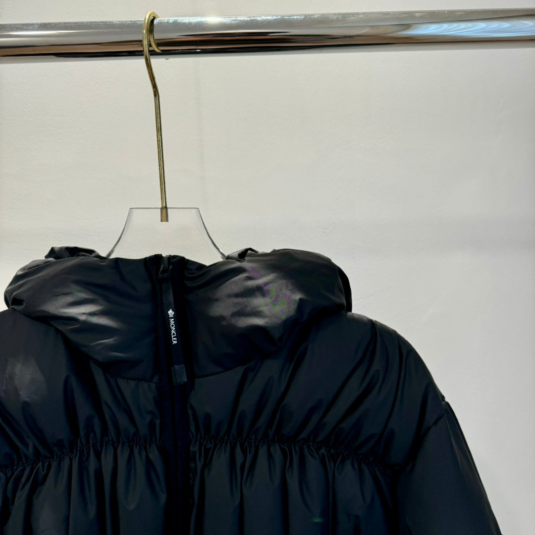 Moncler Medonte Women's Long-Sleeved Winter Down Jacket in Lotus Pink and Black