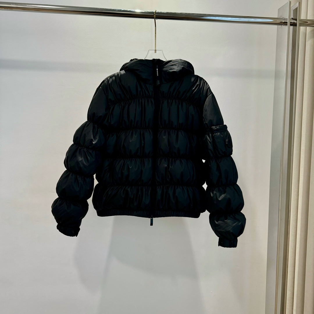 Moncler Medonte Women's Long-Sleeved Winter Down Jacket in Lotus Pink and Black