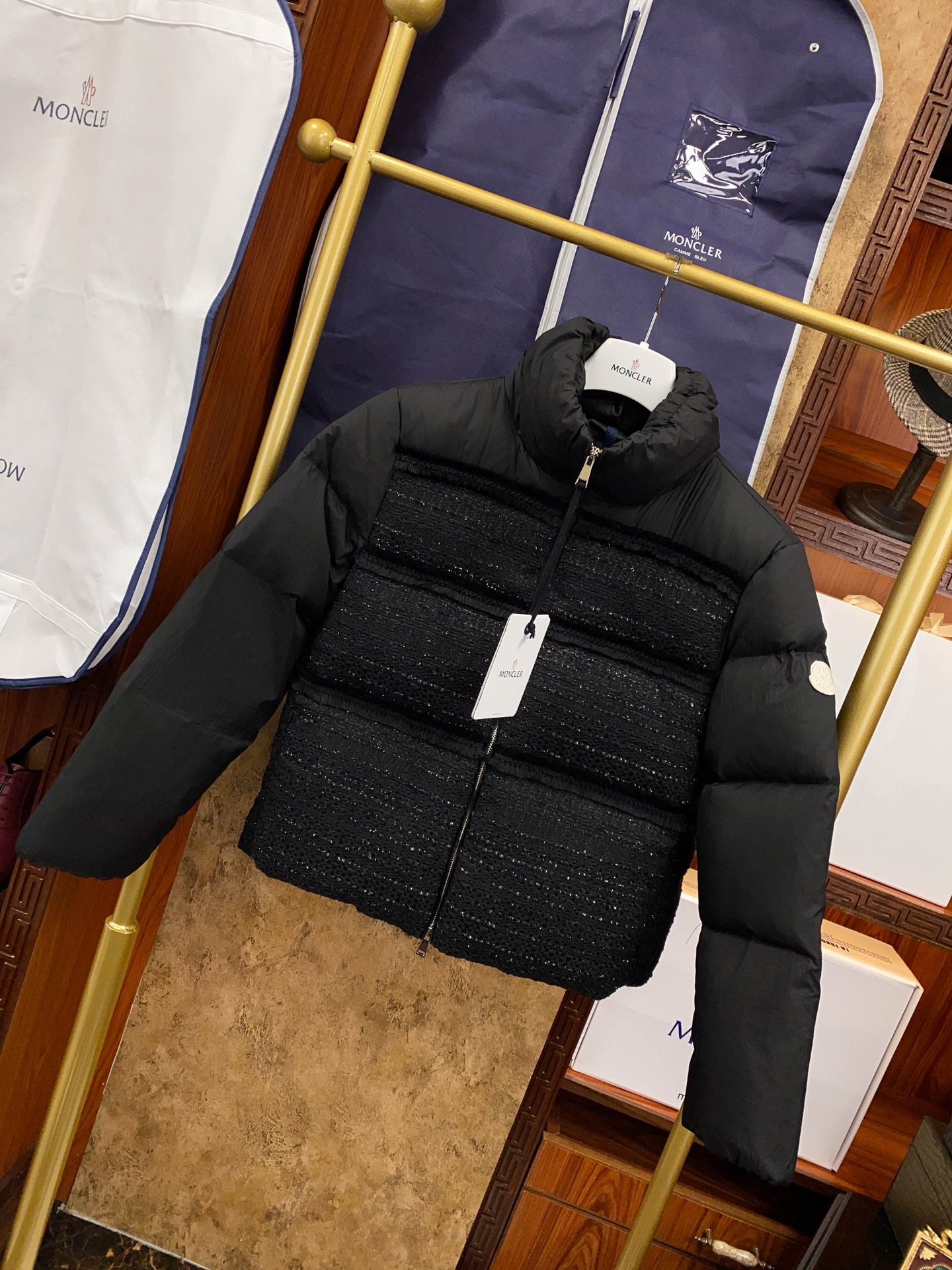 Luxury Women's Down Jacket - Moncler Aucun