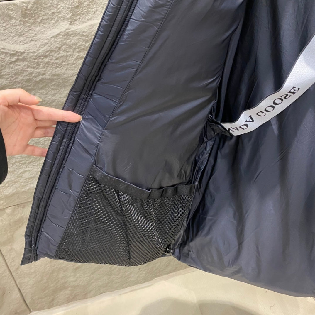 ** Canada Goose Crofton Series Down Jacket - Silver Birch

**