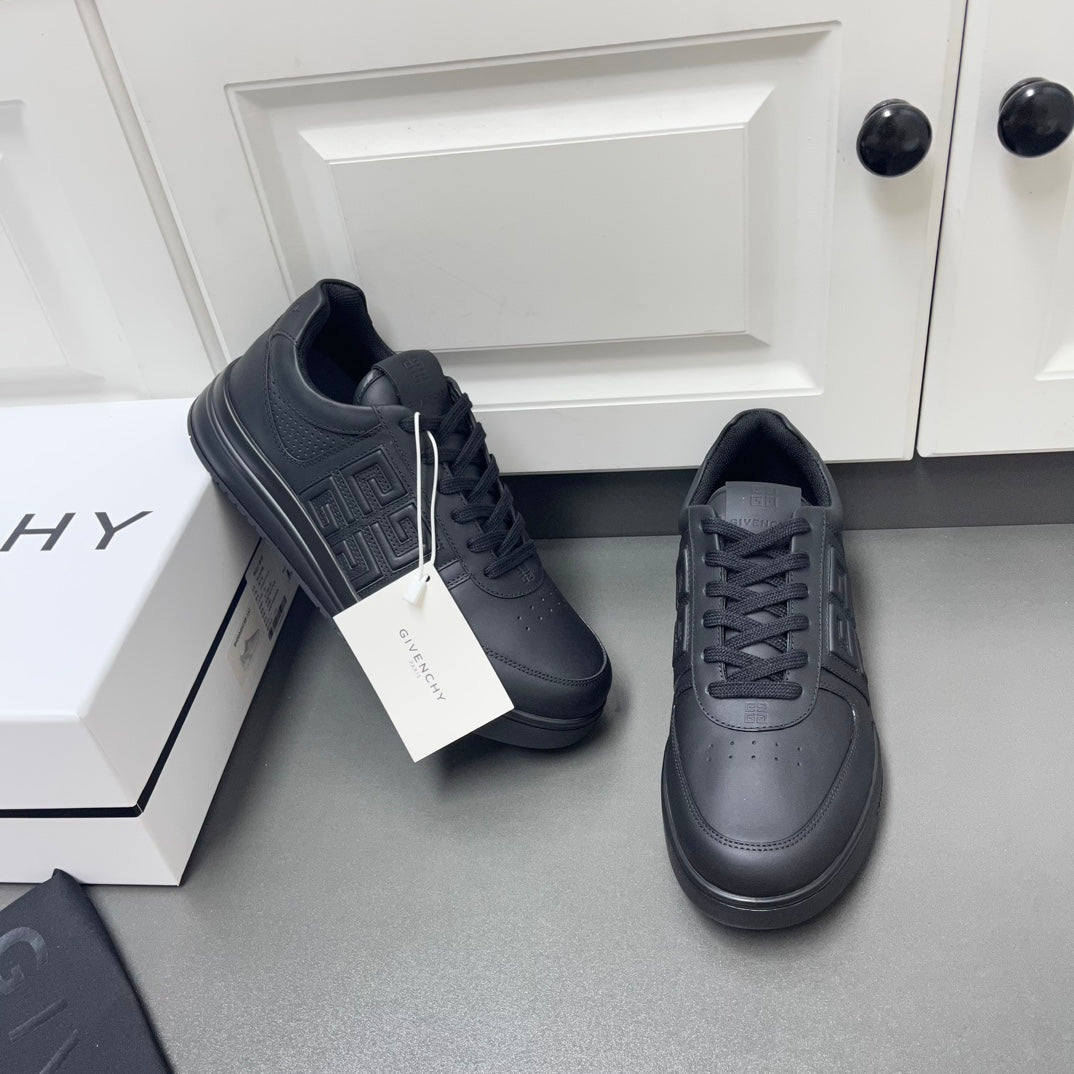 Givenchy G4 Cow Leather Low-Top Sneakers - Premium Comfort & Style