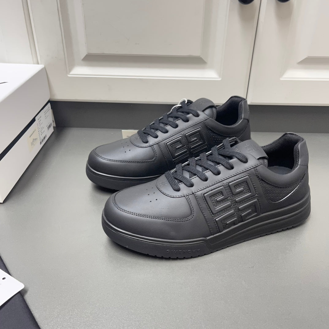 Givenchy G4 Cow Leather Low-Top Sneakers - Premium Comfort & Style
