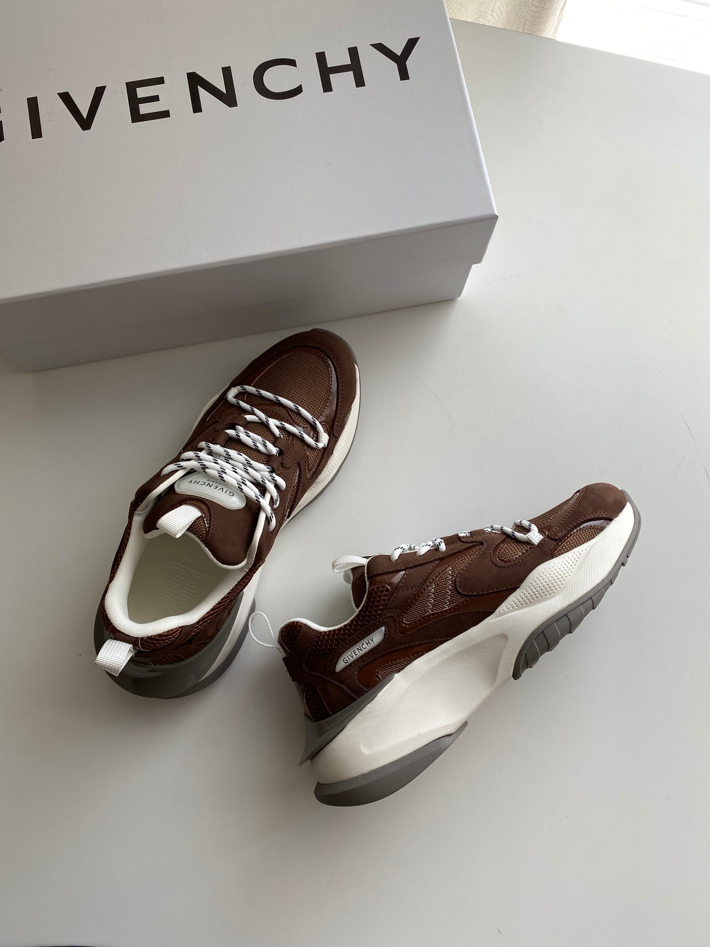 Giv Low-Top Leather Sneakers for Men