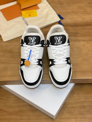 Customizable 2024 Luxury Buckle Sneakers for Trendy Comfort