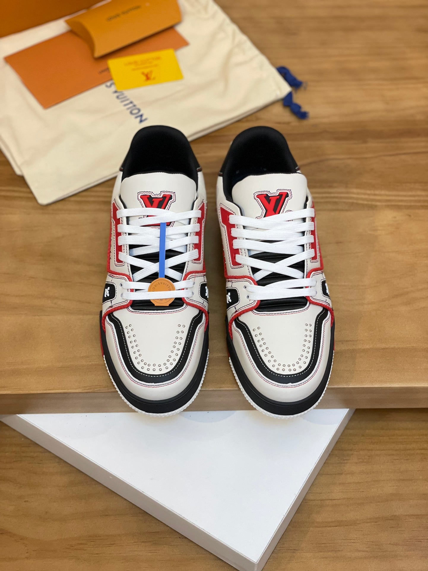 Luxury Louis Vuitton Couple Sports & Casual Shoes