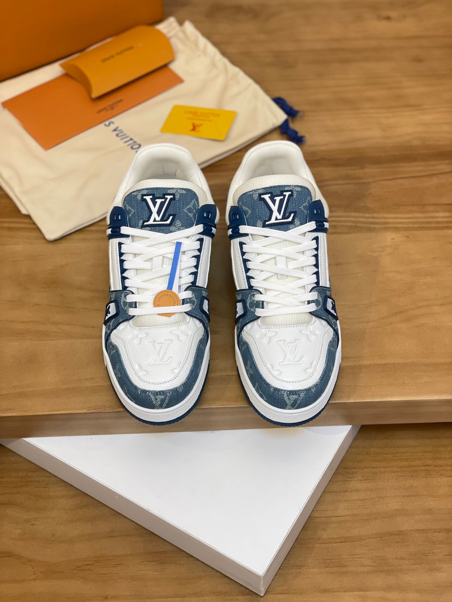 Customizable Premium Level Trainer - Stylish and Durable