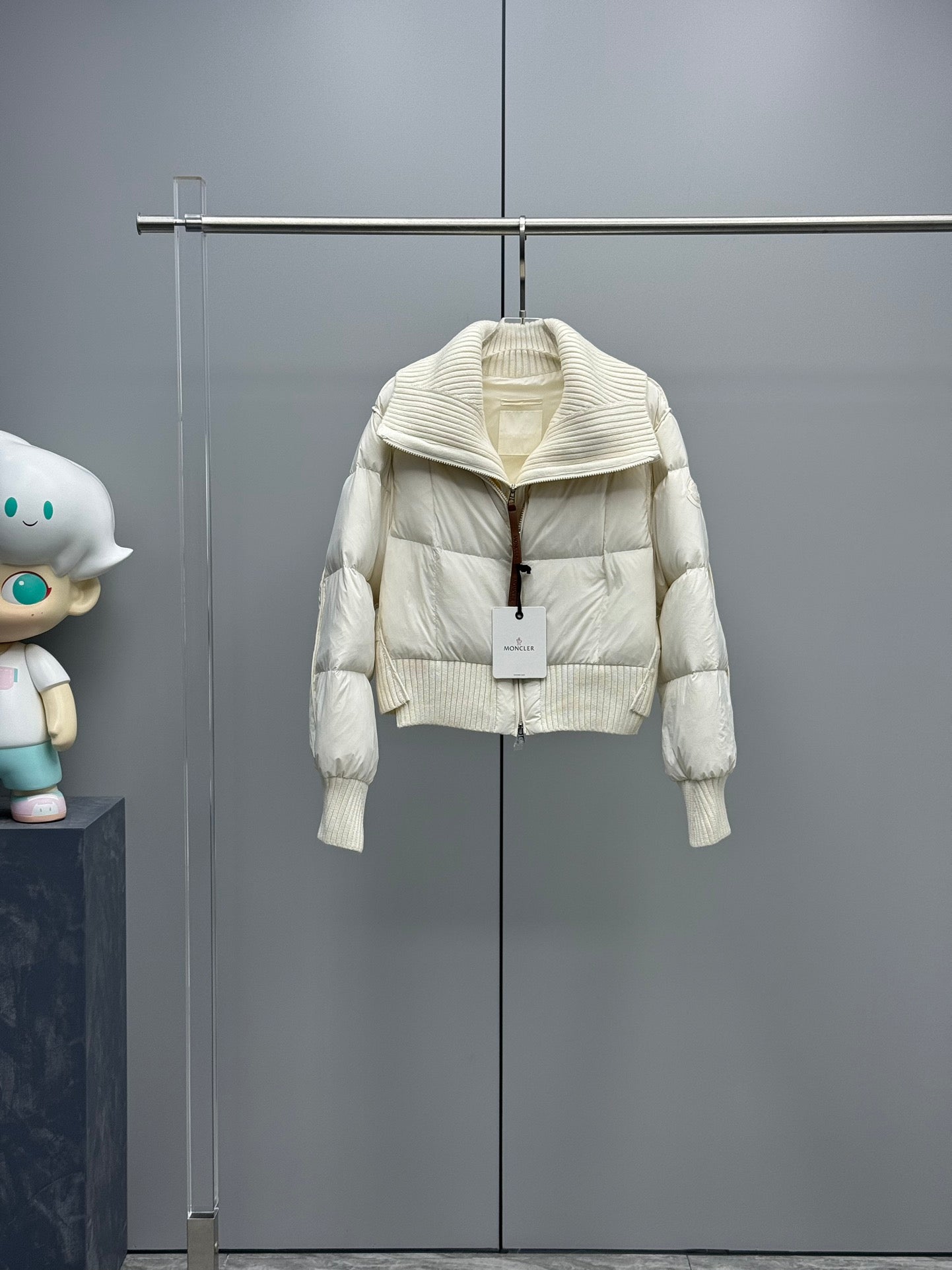 Elegant Two-Piece Down Jacket with Knitted Sweater Collar