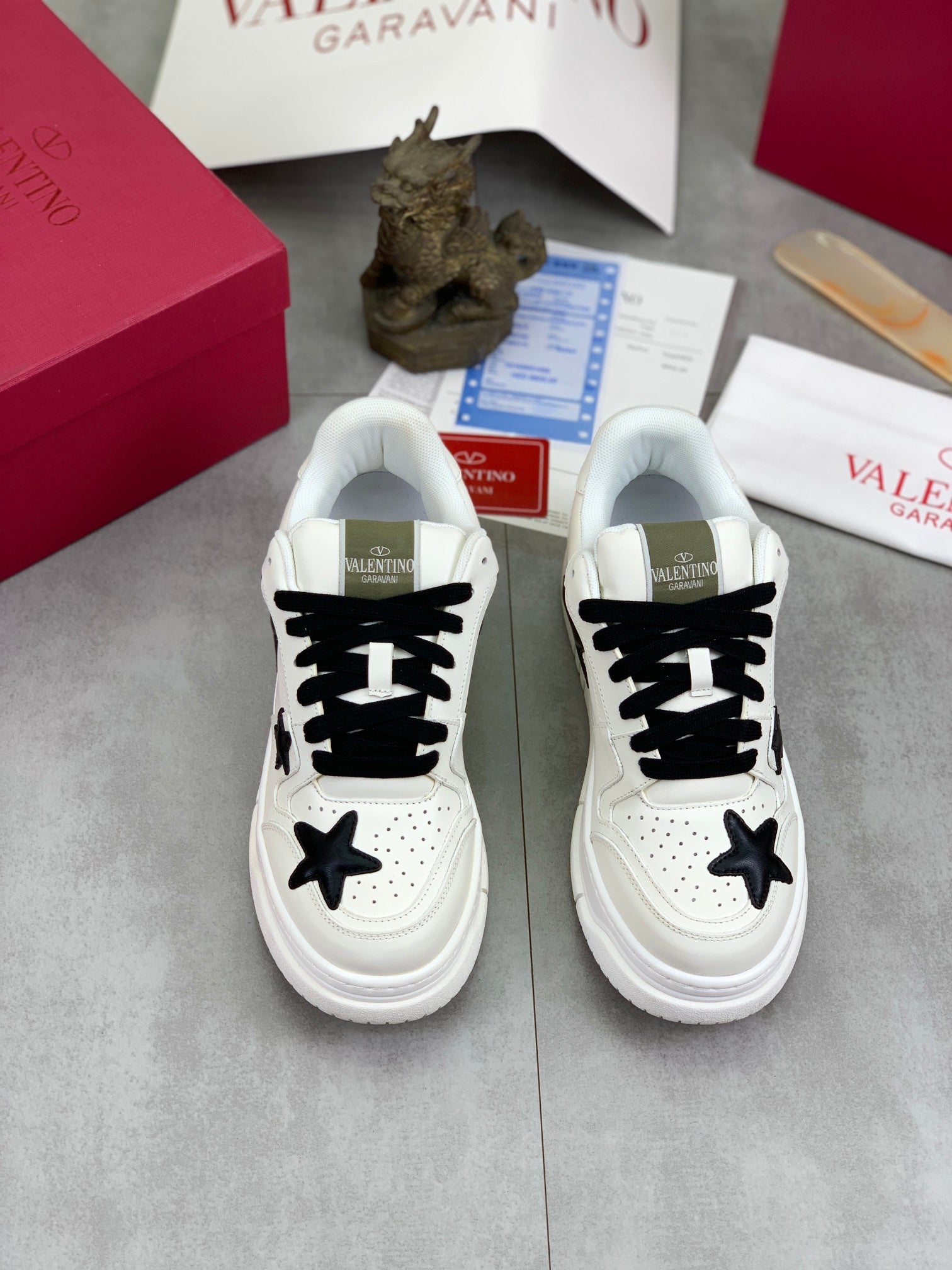 Valentino 2025 Early Autumn Star Sneakers for Men and Women