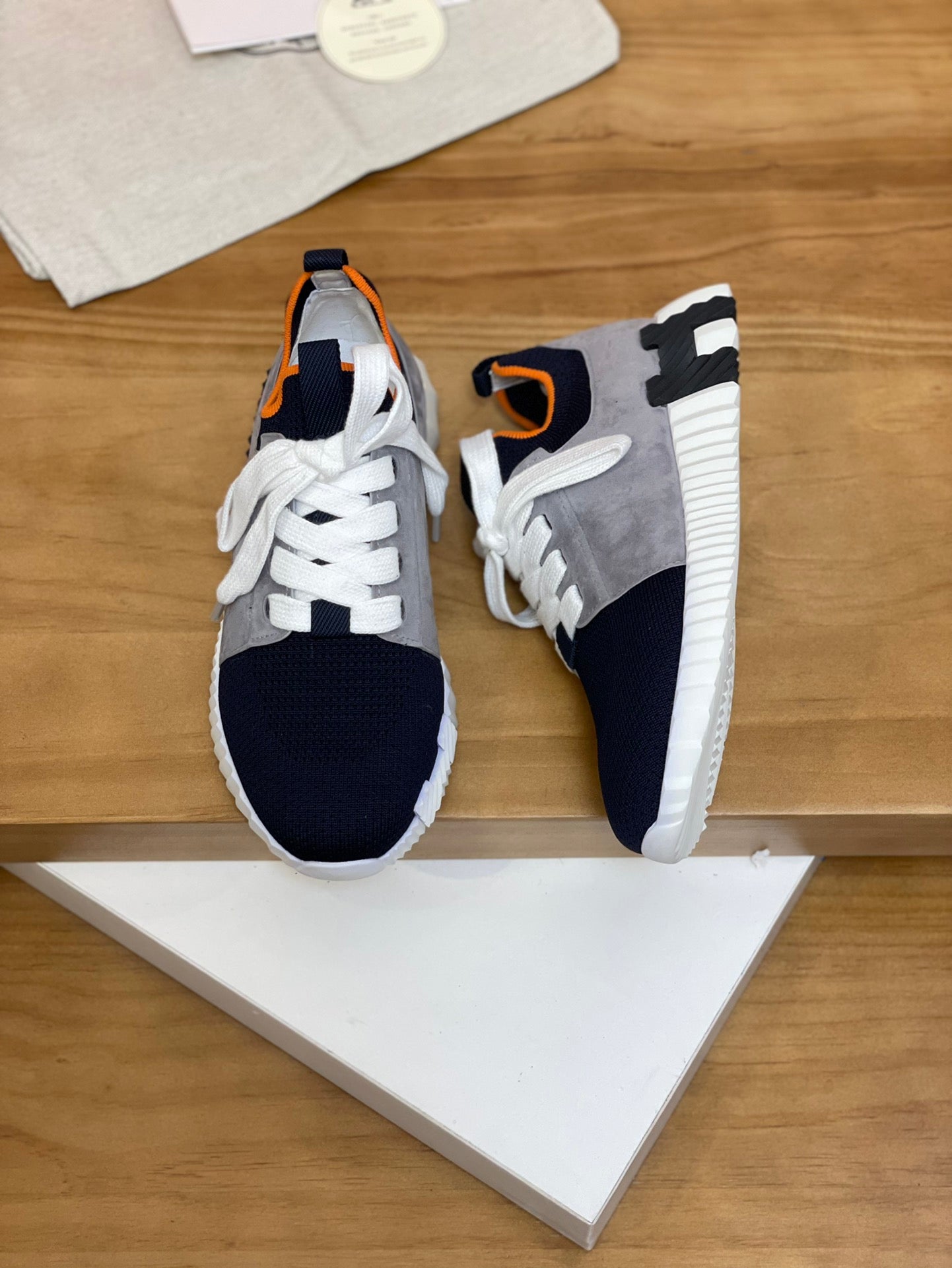 HermÃ¨s Low-Top Sneakers - Original Quality, Breathable Comfort