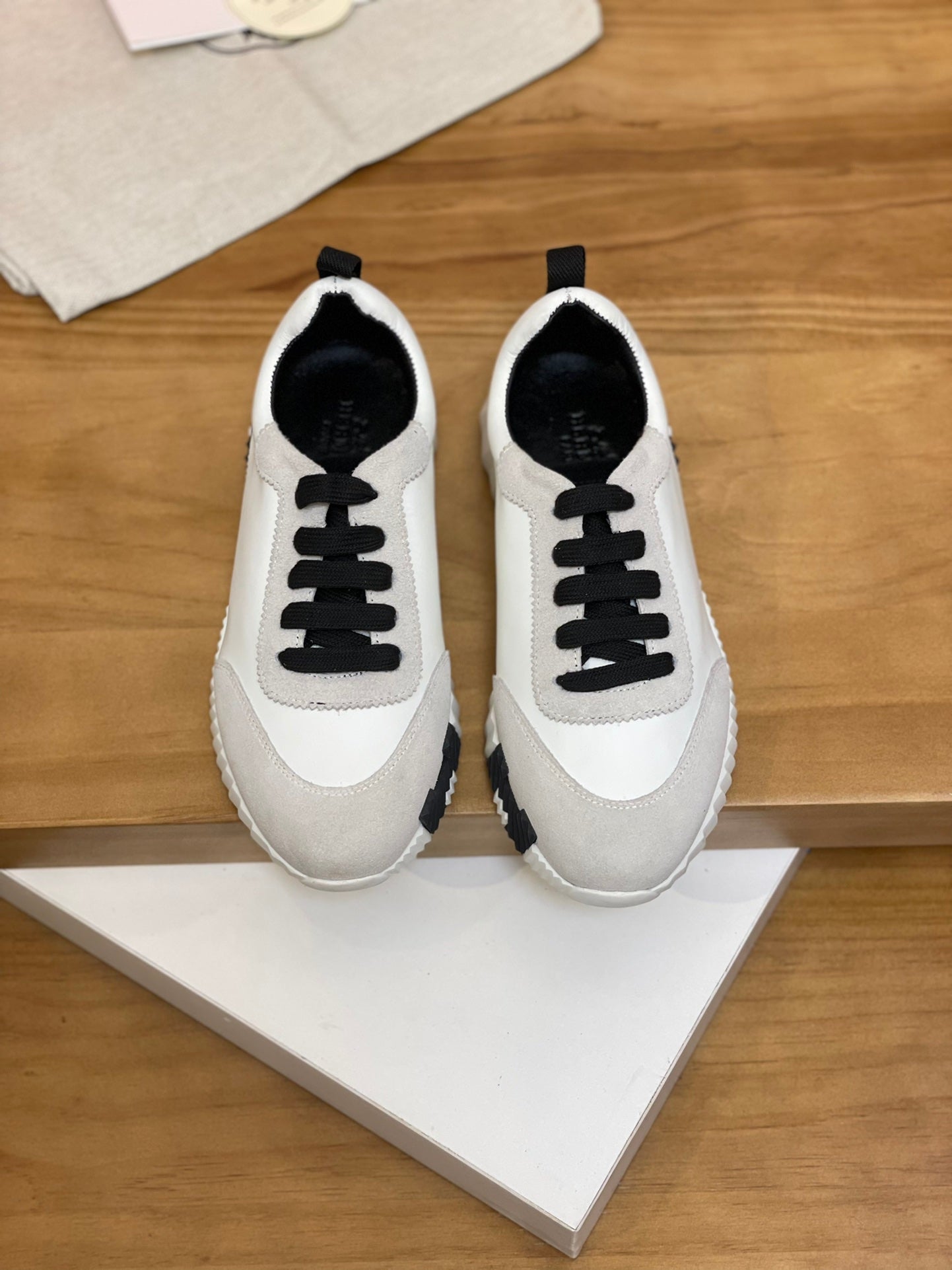 HermÃ¨s Low-Top Sneakers for Couples â€“ Premium Calfskin & Sheep Leather