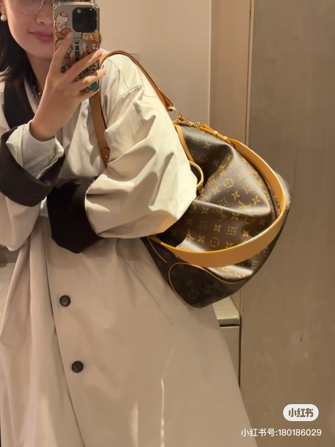 Stylish Casual Upper Body Top - Small Size for Effortless Style