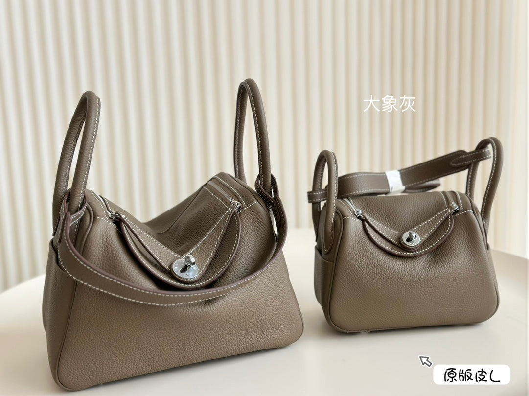 Authentic HermÃ¨s Lindy Cowhide Bag - 26cm/19cm