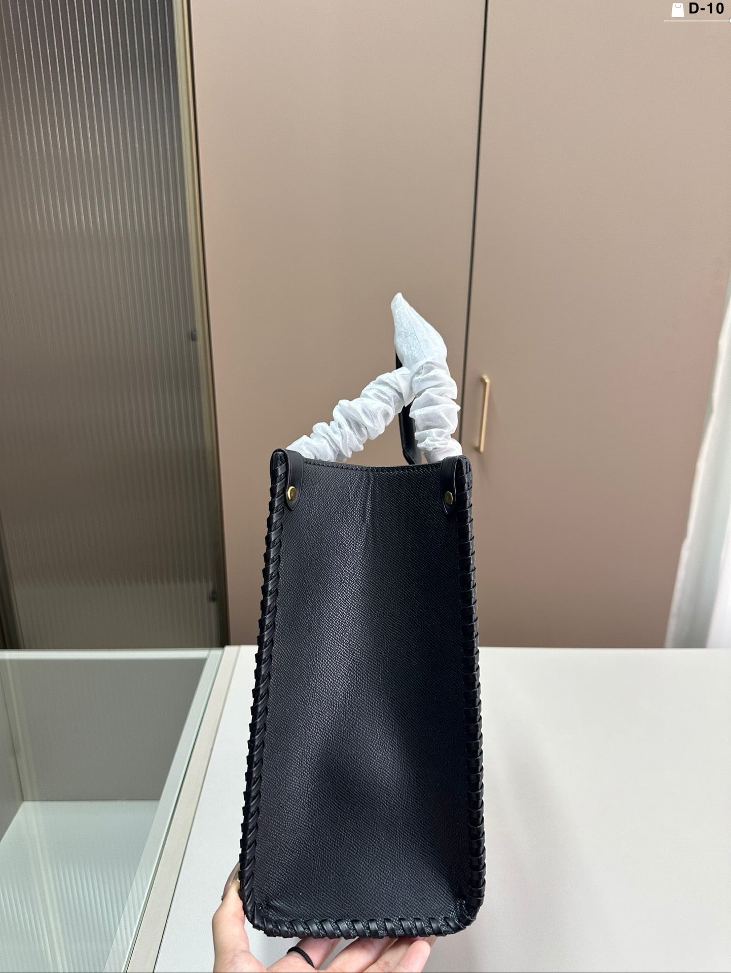 Louis Vuitton Tote Bag - Stylish & Spacious Designer Shopping Bag