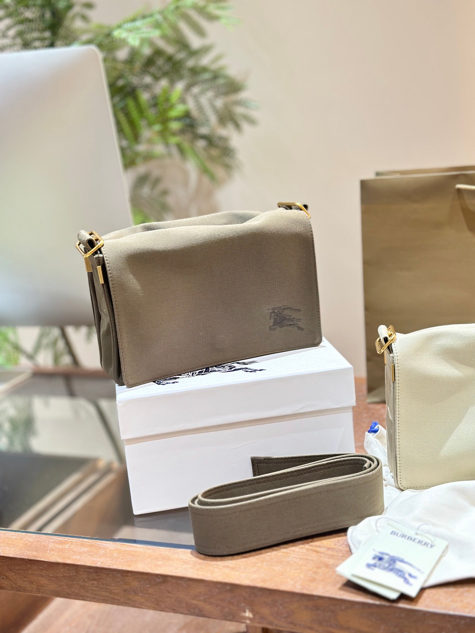 Burberry Orion Beige Windbreaker - Classic Anti-Seepage Gabardine