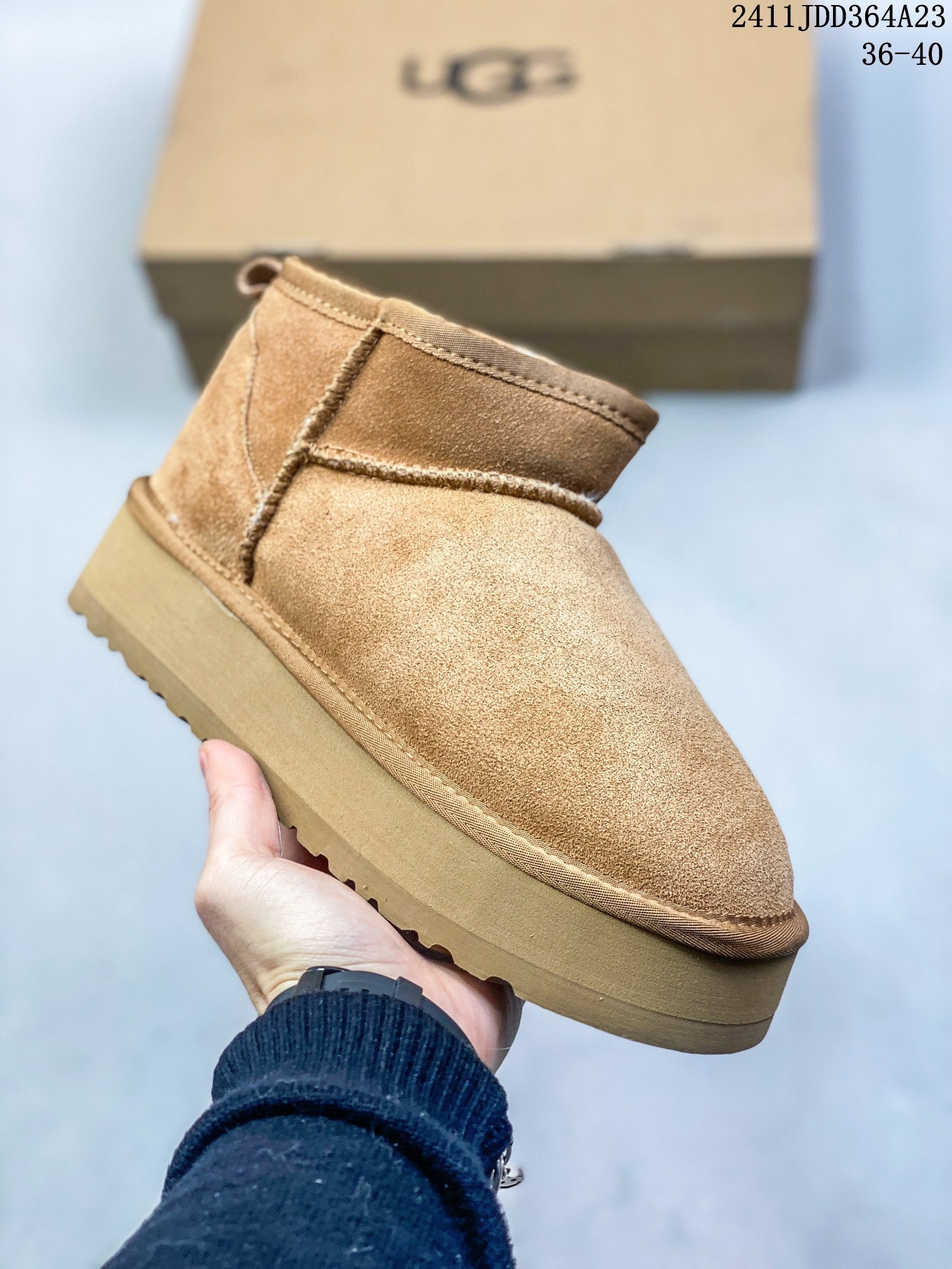 Women's Insulated Fur-Lined Snow Boots - Stylish & Waterproof