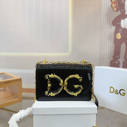 DG Dolce & Gabbana Women's Chain Bag - Chic & Elegant