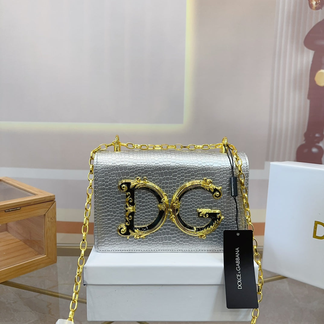 Dolce & Gabbana DG Chain Bag - Elegant Design