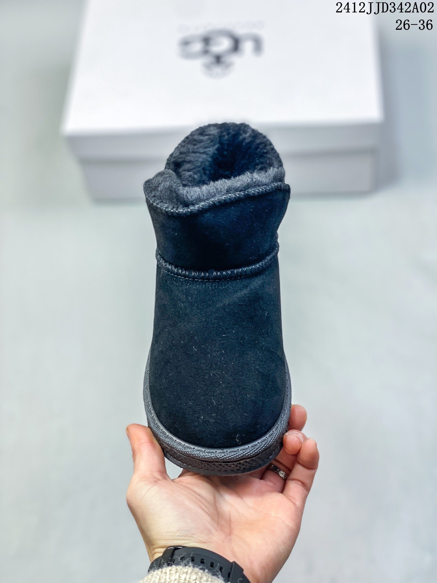 UGG Kids' Mid-Calf Snow Boots - Stylish & Comfortable Winter Footwear