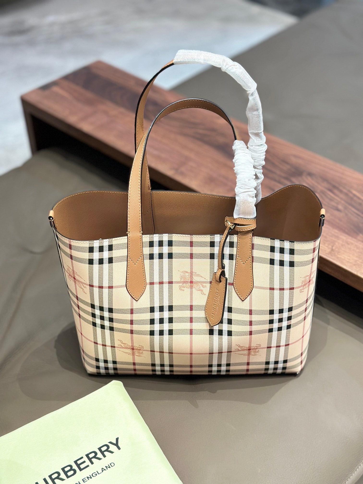 Burberry Reversible Classic Tote Bag - Black & Plaid