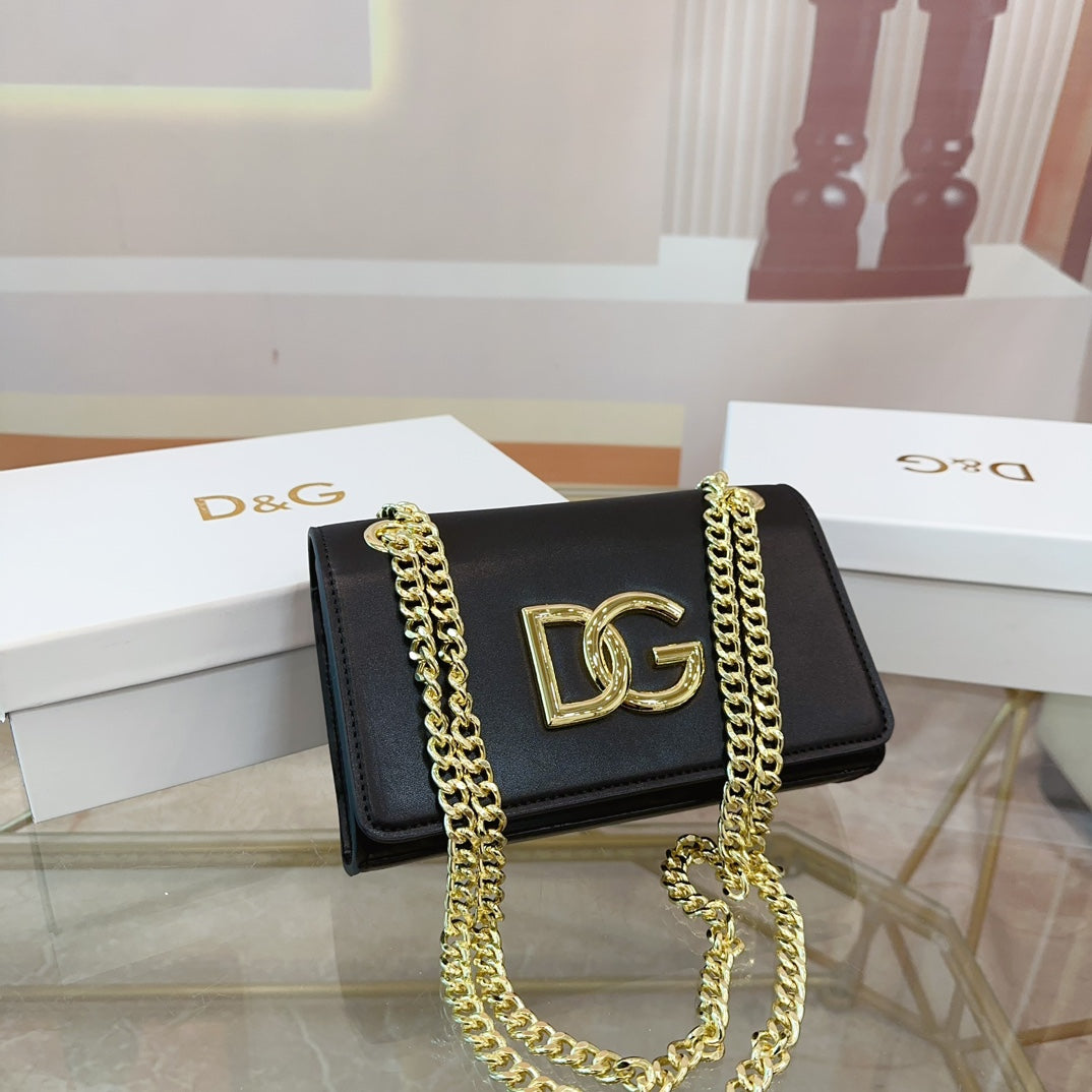DG Dolce & Gabbana Elegant Chain Bag