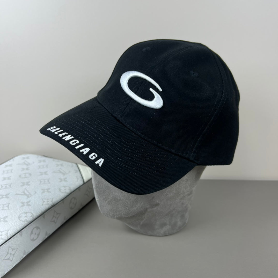 Balenciaga Men's Baseball Cap - Stylish & Modern Design